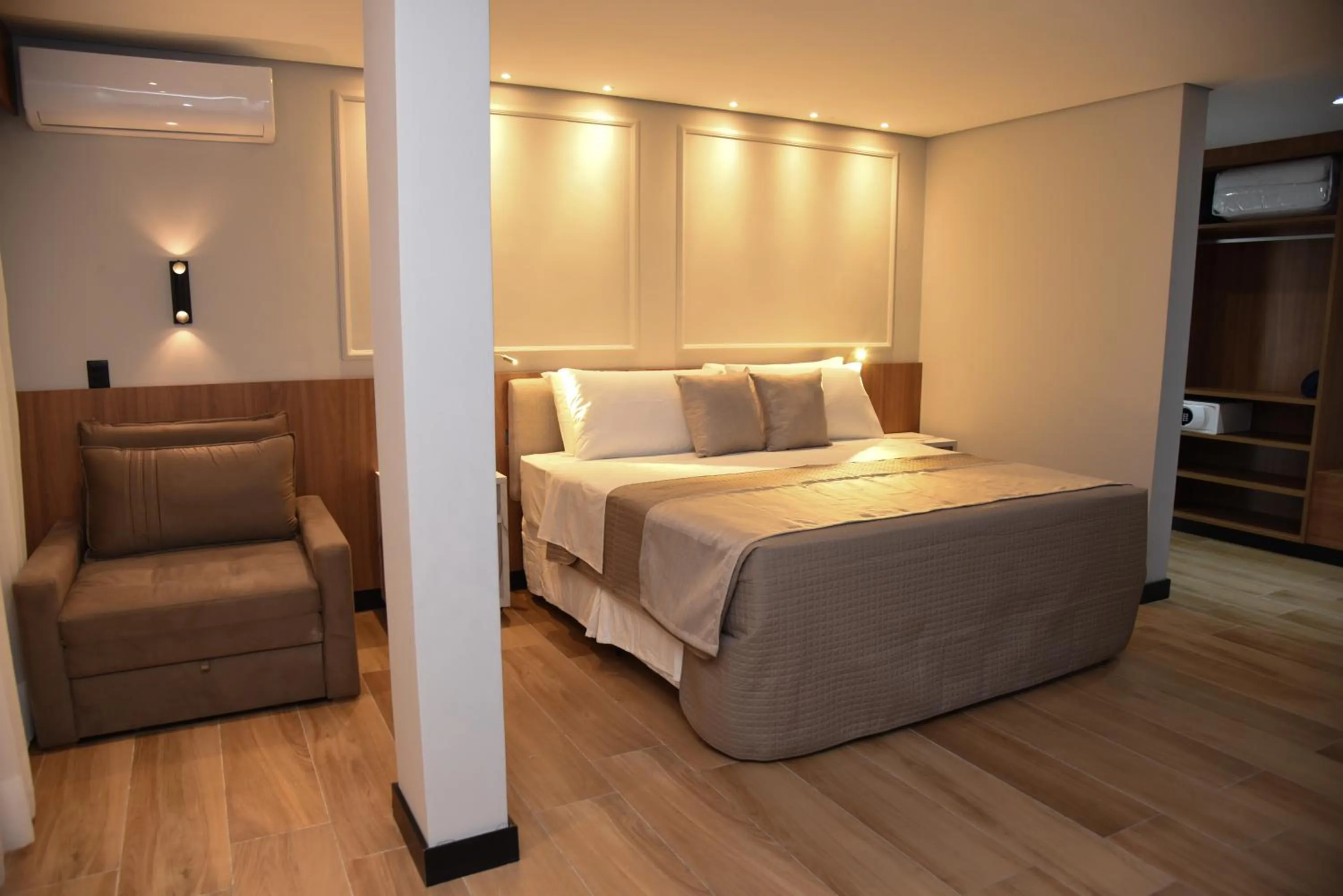 Bed in Hotel Titanic Penedo