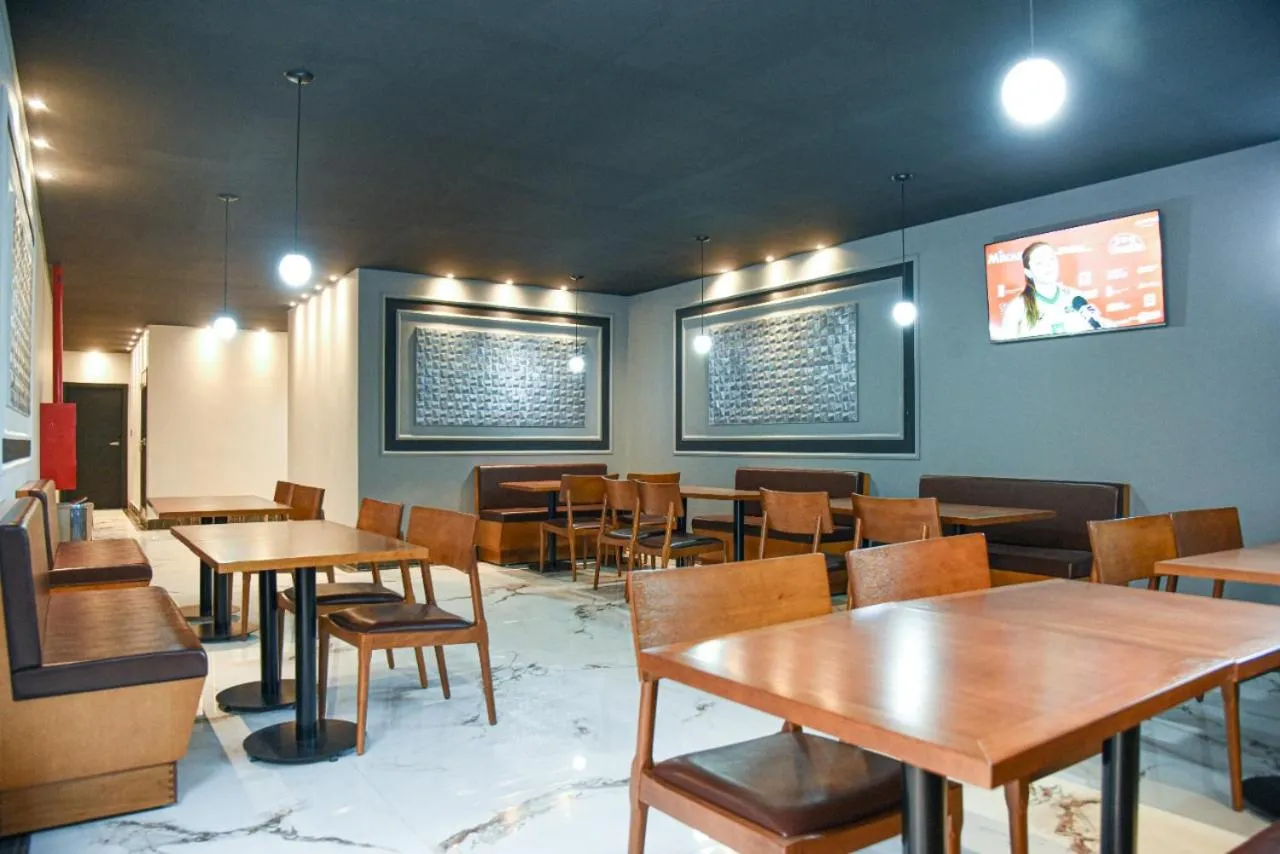 Communal lounge/ TV room in Hotel Titanic Penedo