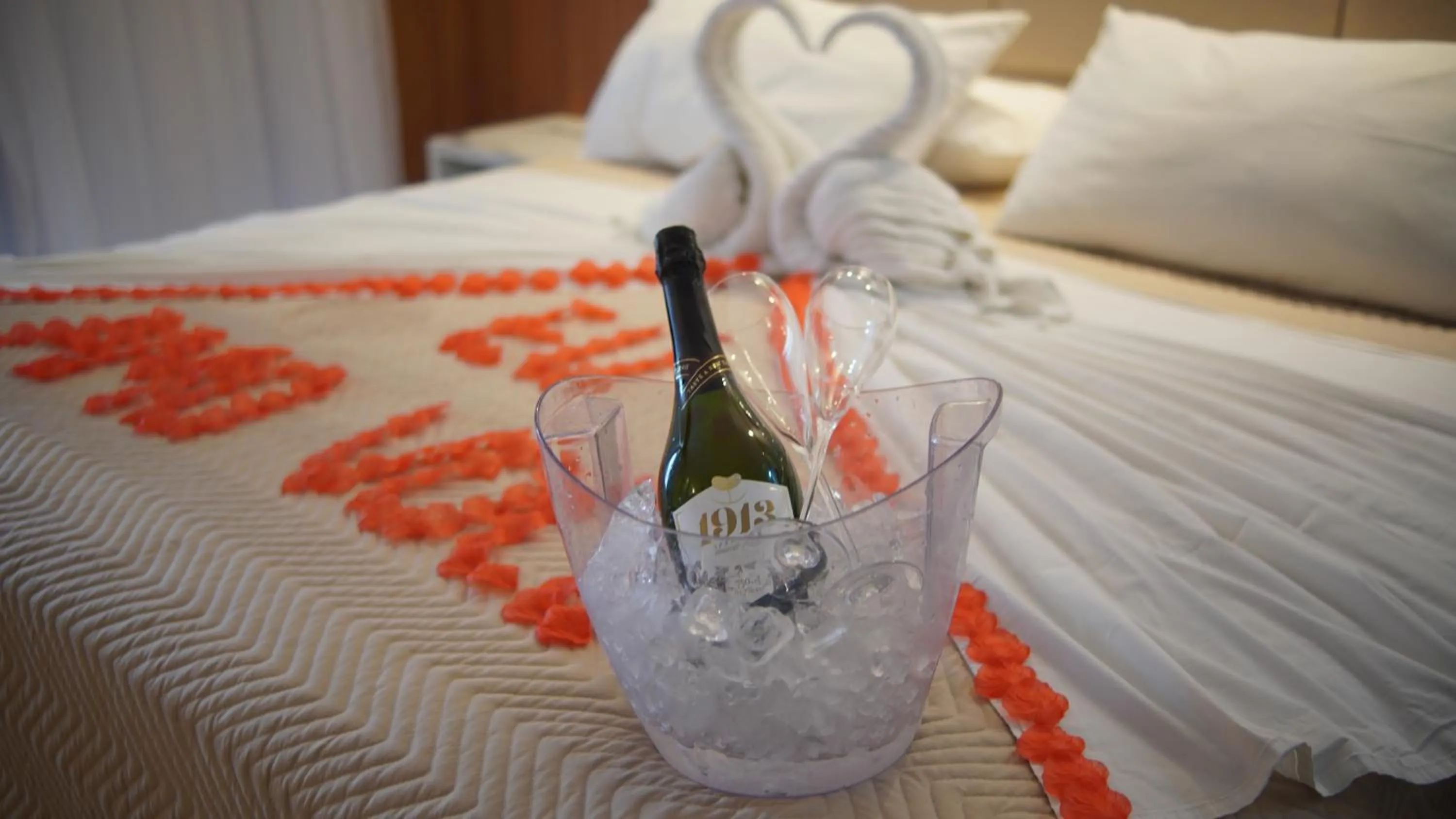 Bed in Hotel Titanic Penedo