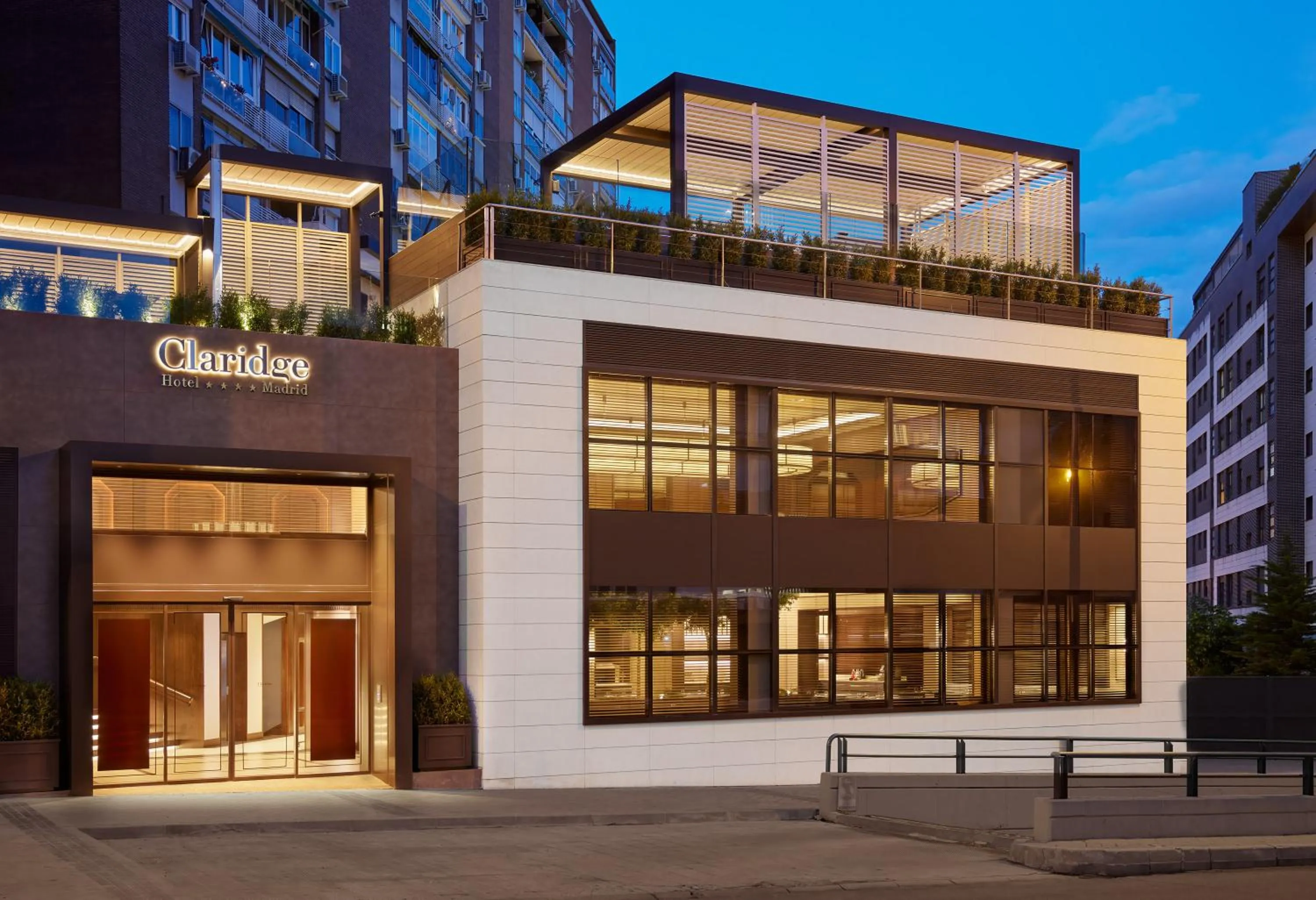 Property building in Claridge Madrid