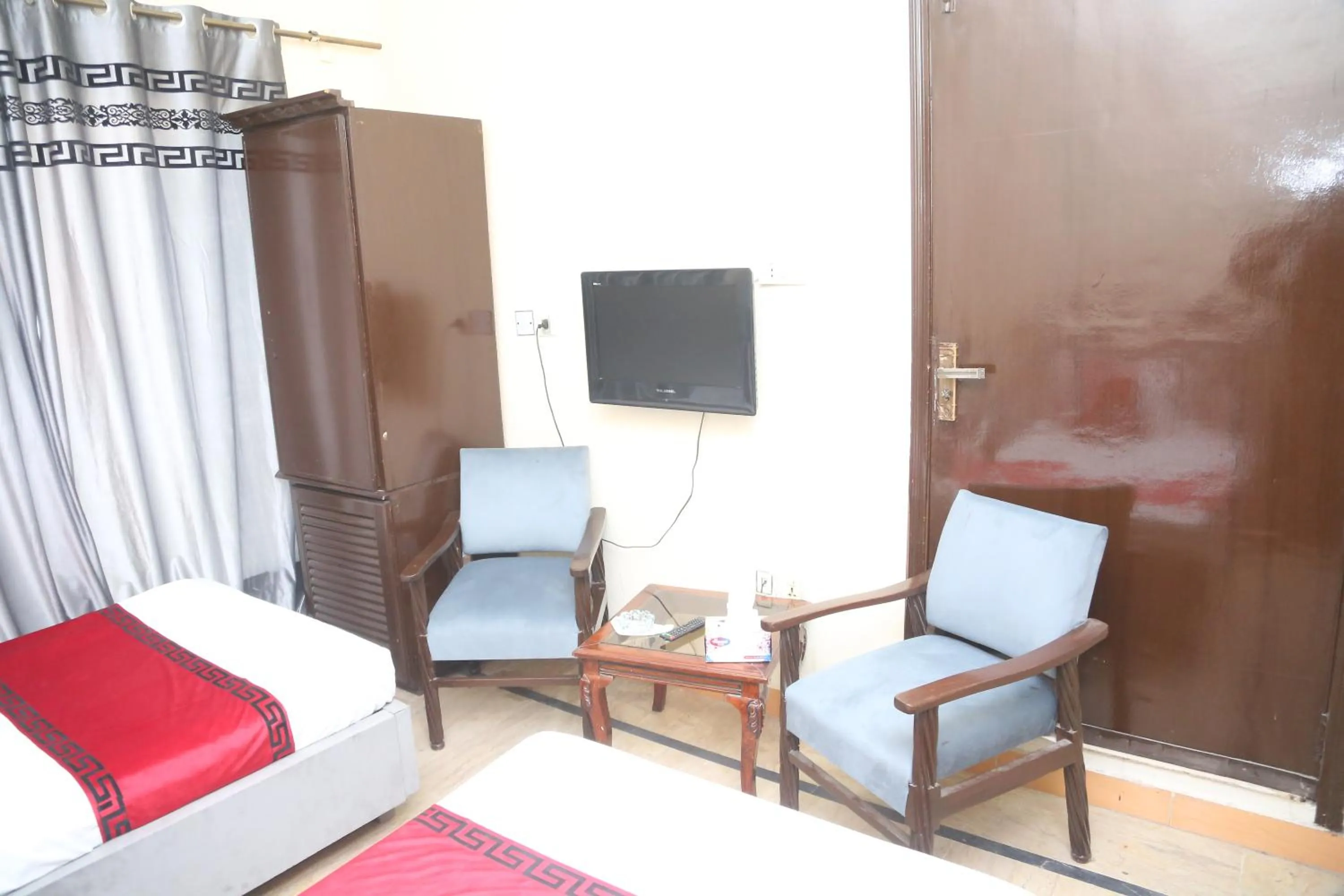 TV and multimedia in Hotel Zea Care Johar Town Lahore