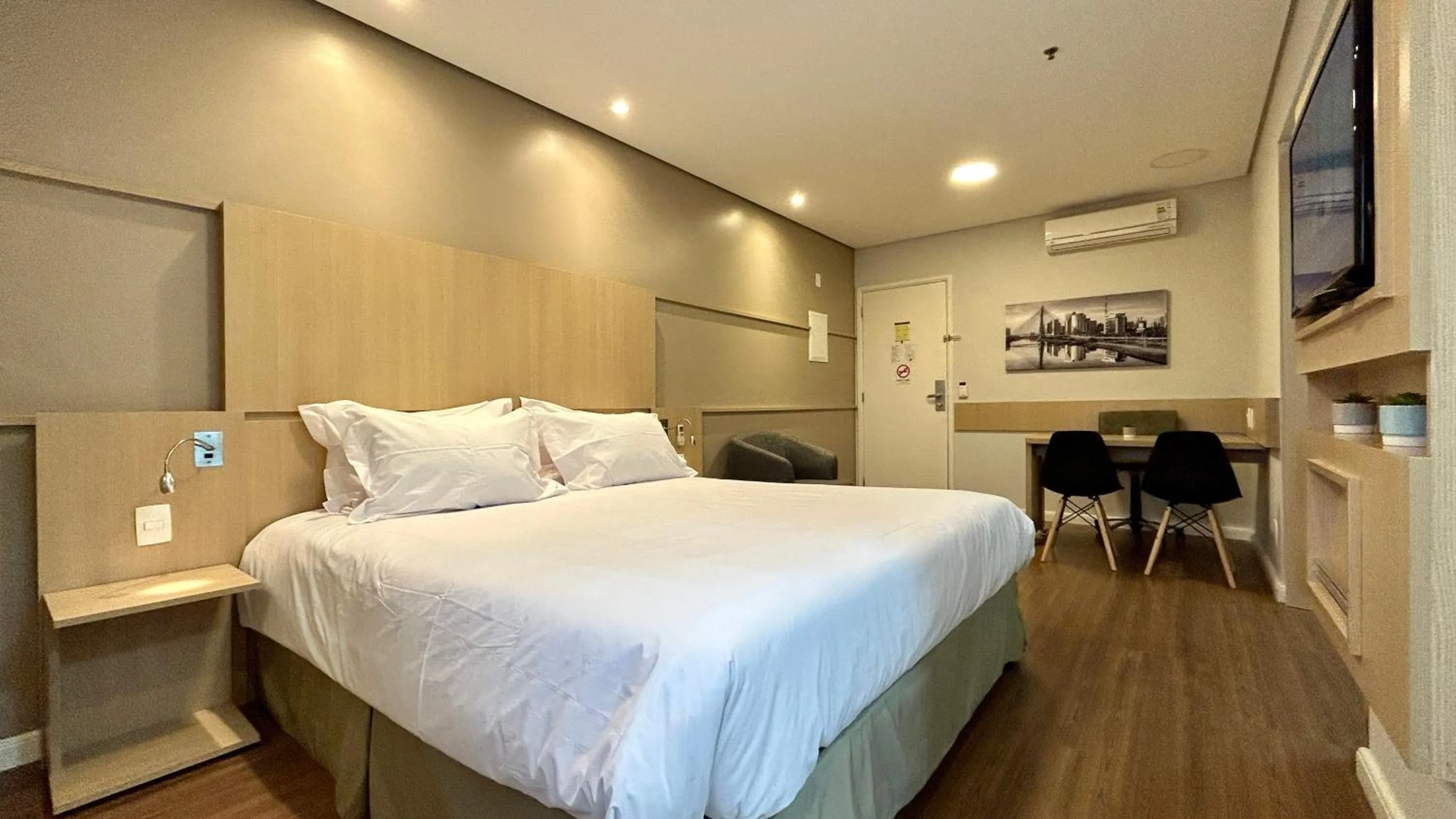 Bed in MNU - Nações Unidas By Anora Spaces