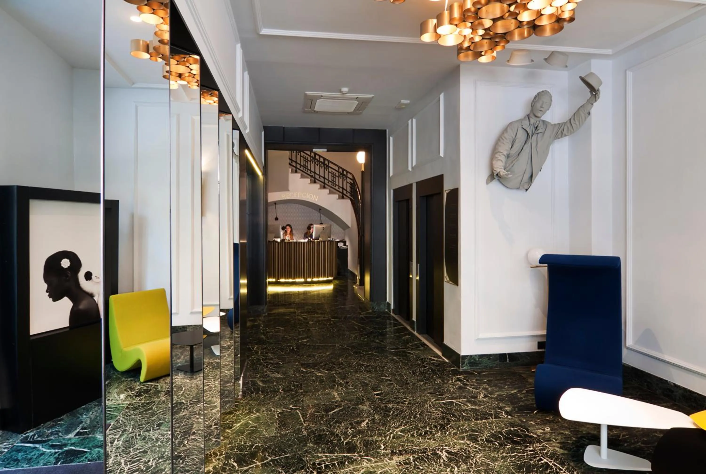 Lobby or reception in One Shot Reina Victoria