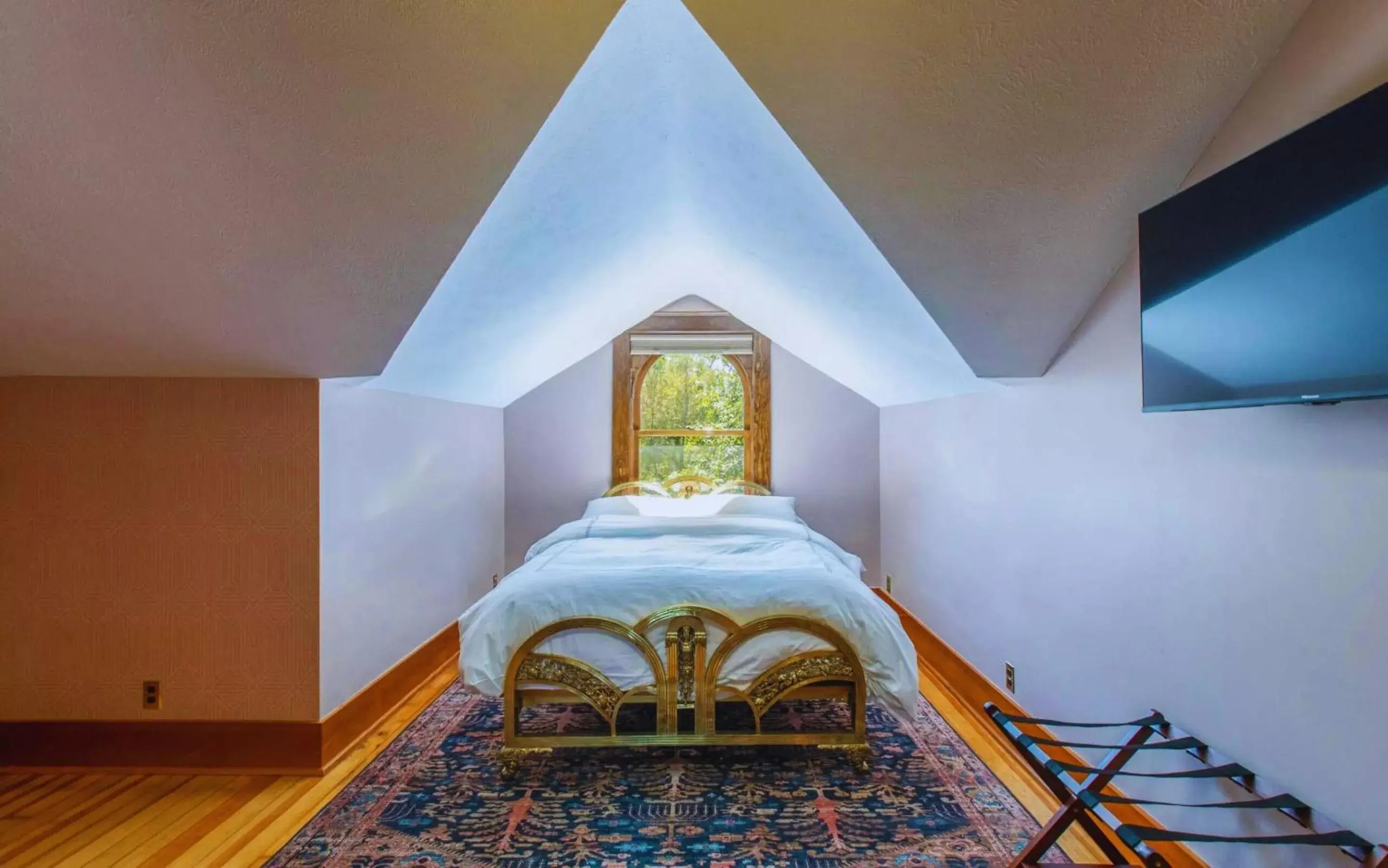 Queen Room in Martha's Bed and Breakfast Queen Room in Martha's Bed and Breakfast