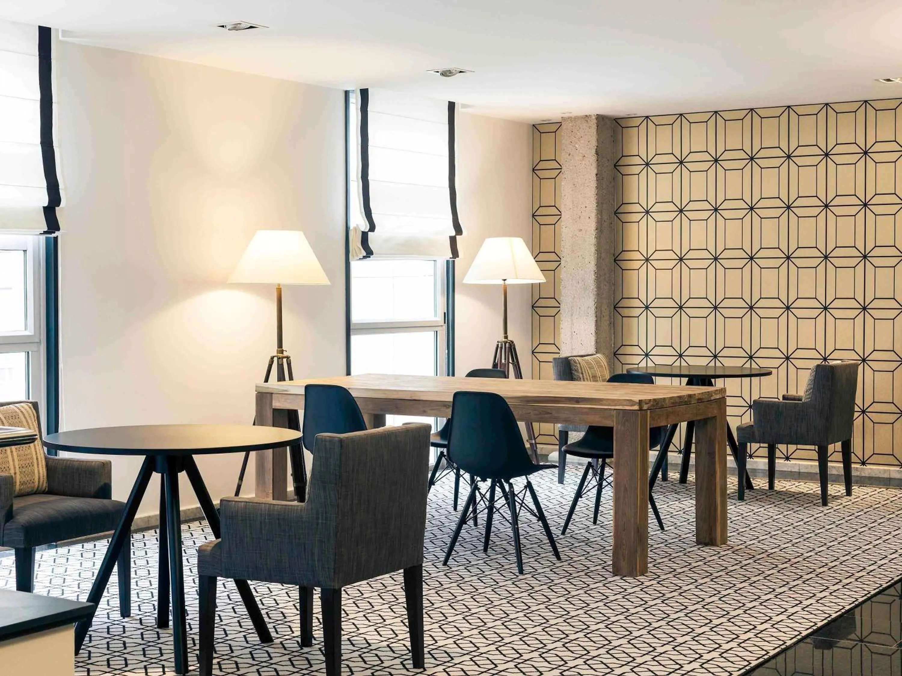 Meeting/conference room in Hotel Mercure Jardines de Albia