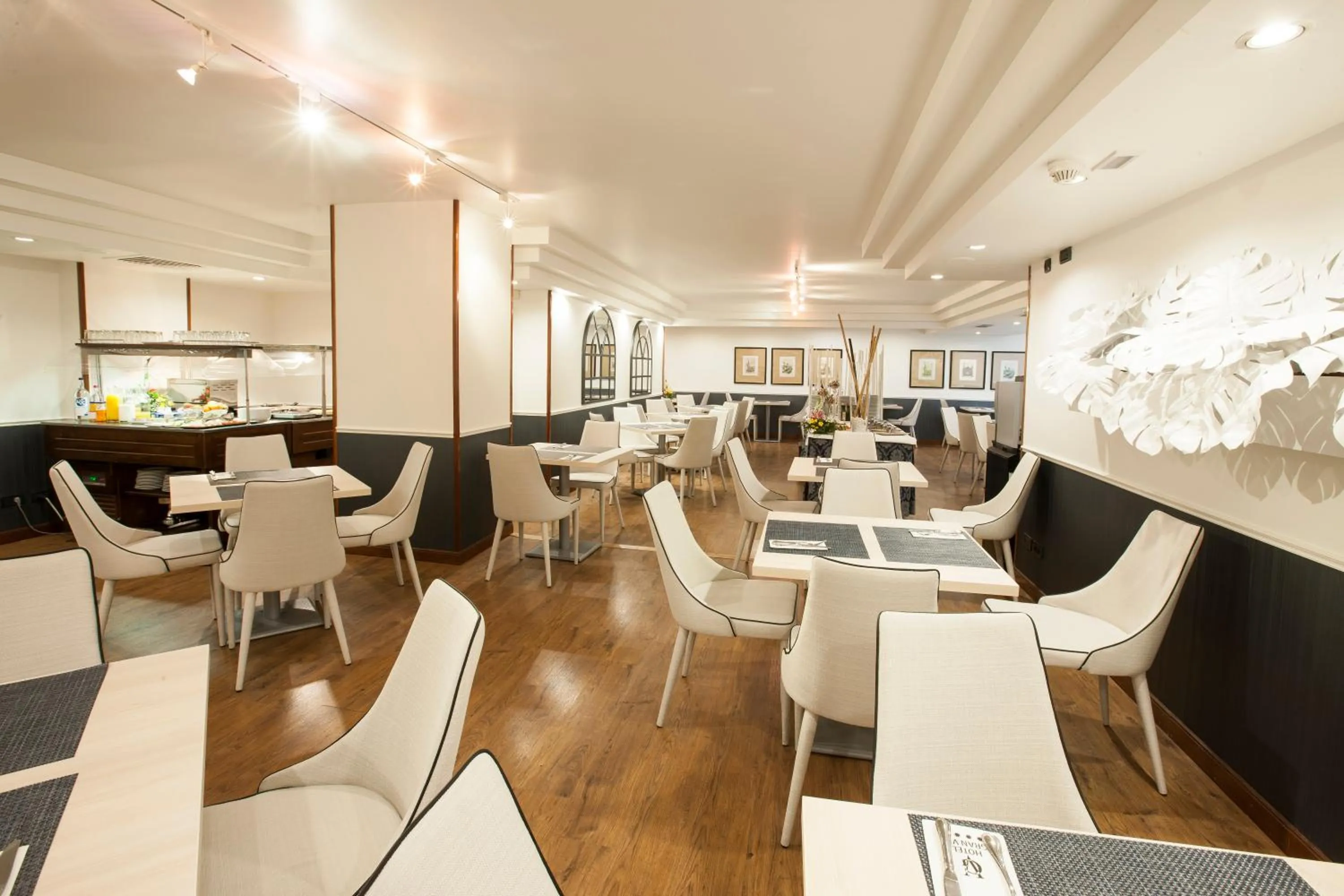 Restaurant/places to eat in Hotel Gran Via