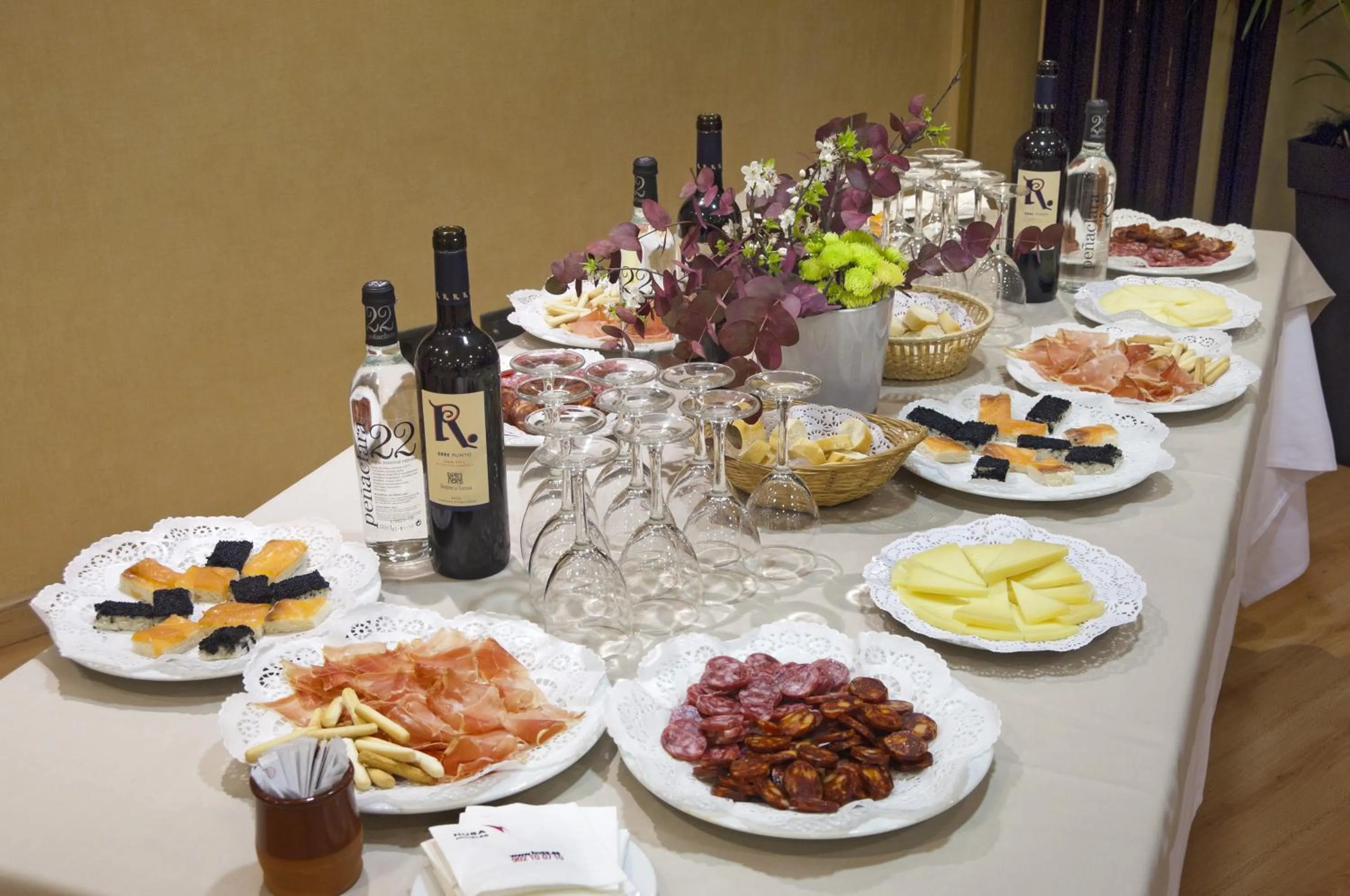 Food and drinks in Hotel Gran Via