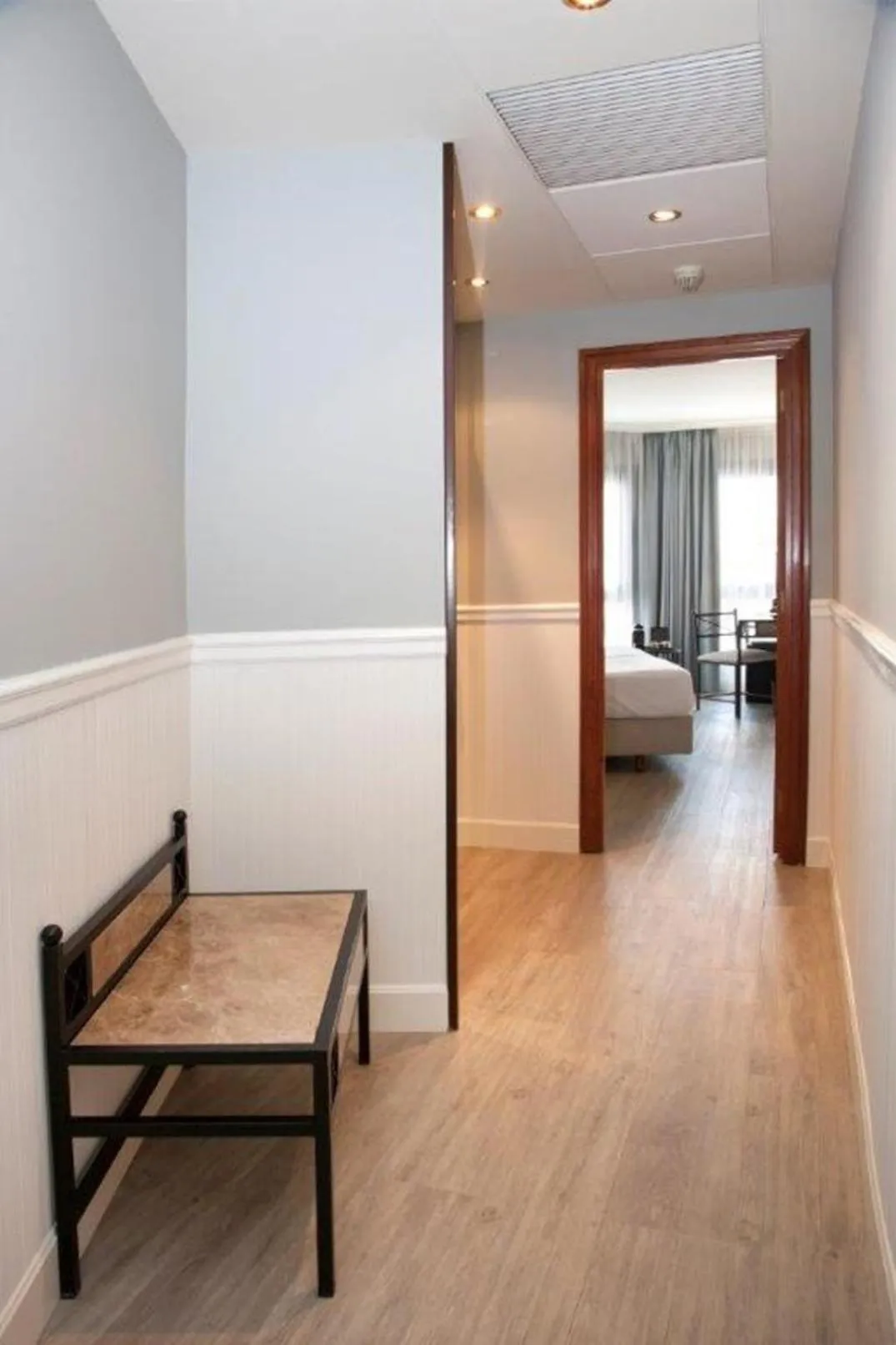 Photo of the whole room, Bed in Hotel Gran Via