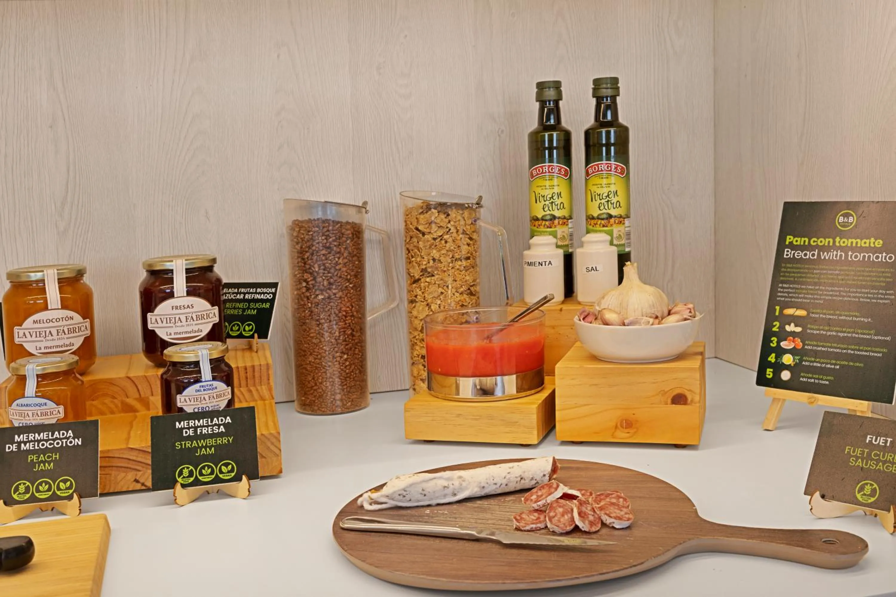 Food and drinks in B&B HOTEL Logroño Las Cañas