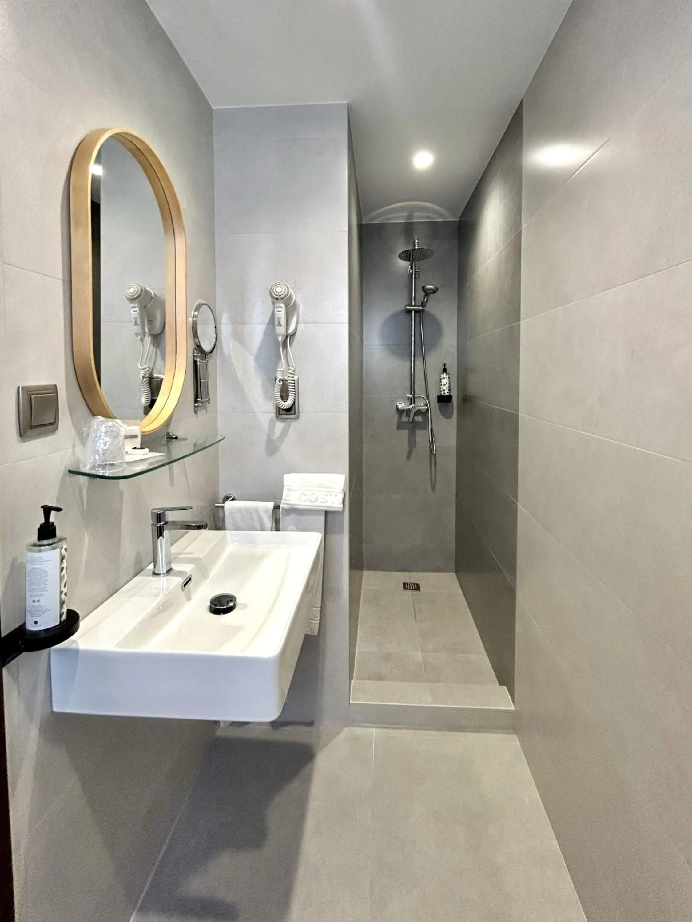 Shower in Hotel Costasol