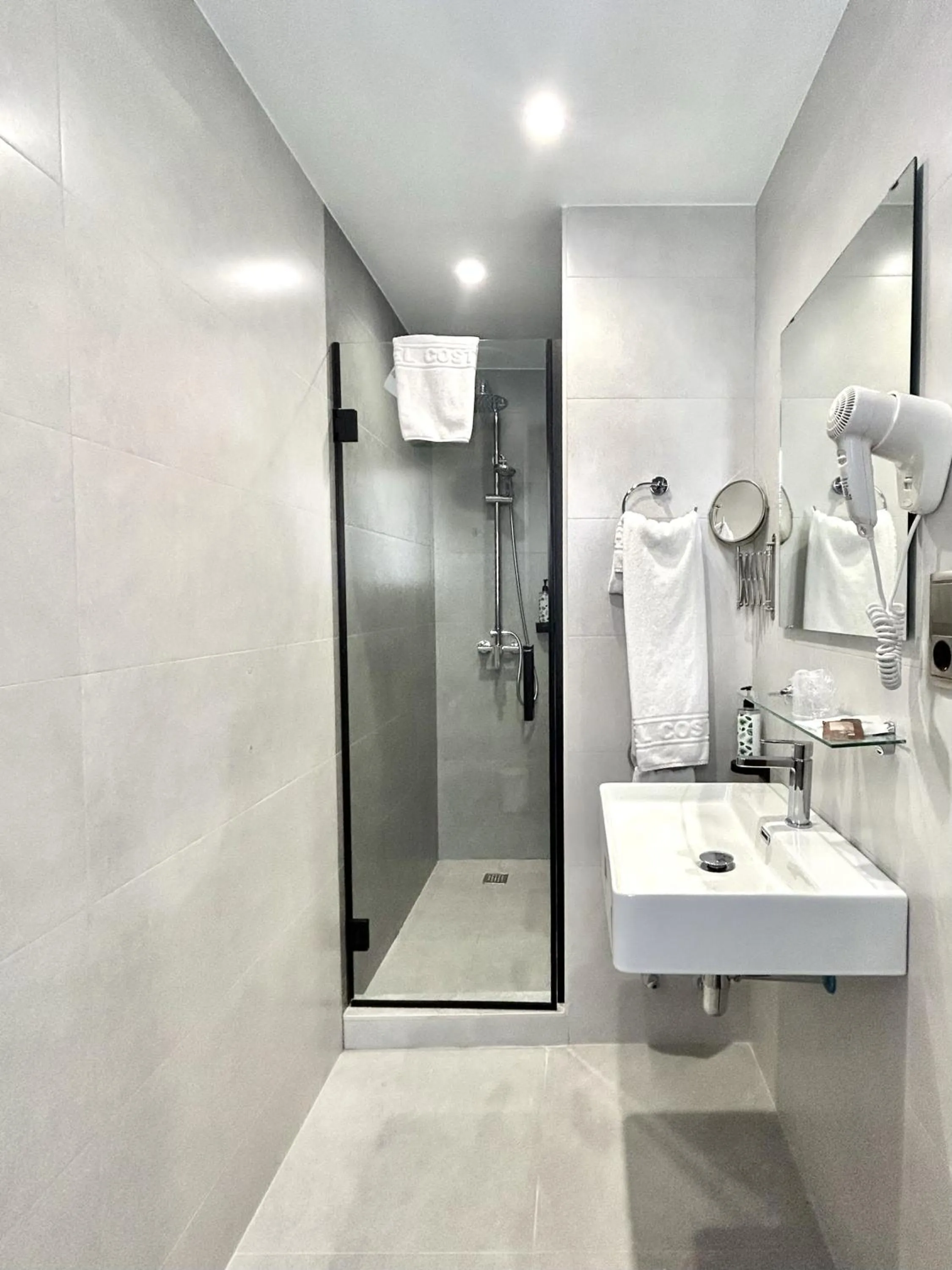 Shower in Hotel Costasol