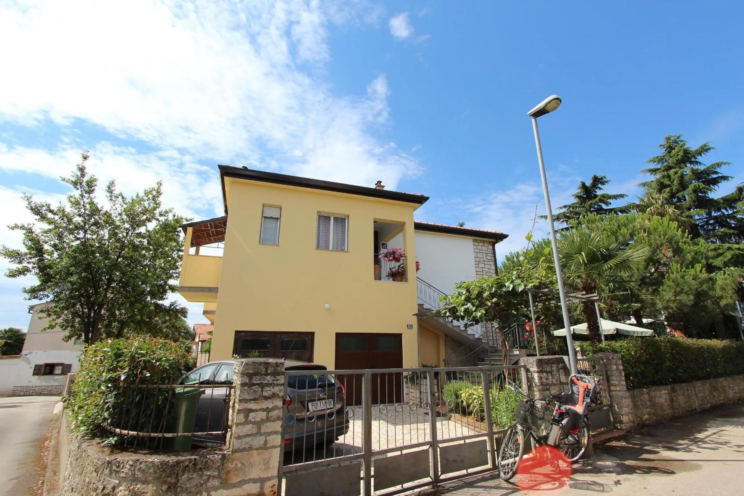 Facade/entrance in Apartments Godena