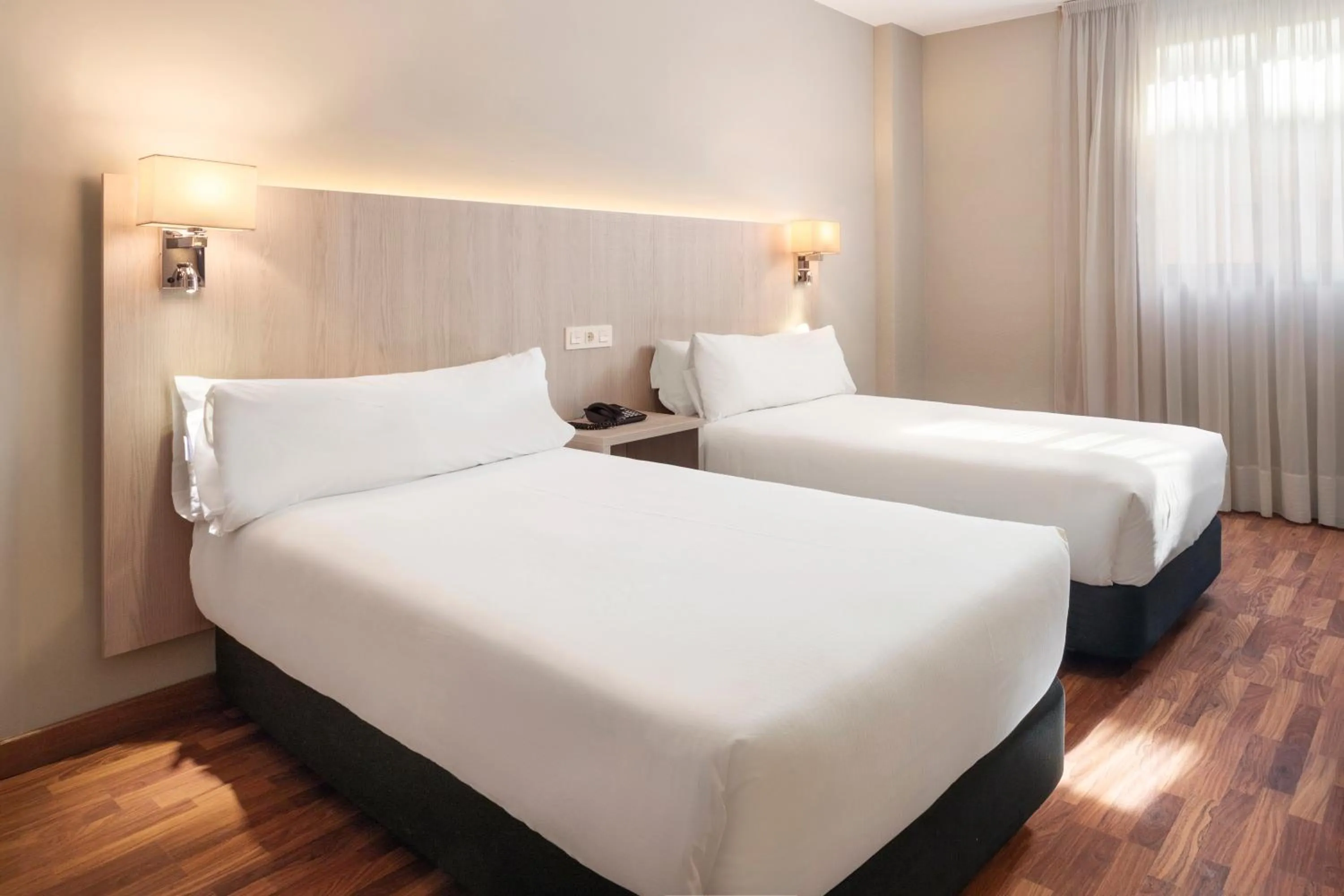 Bed in B&B HOTEL Zaragoza Royal