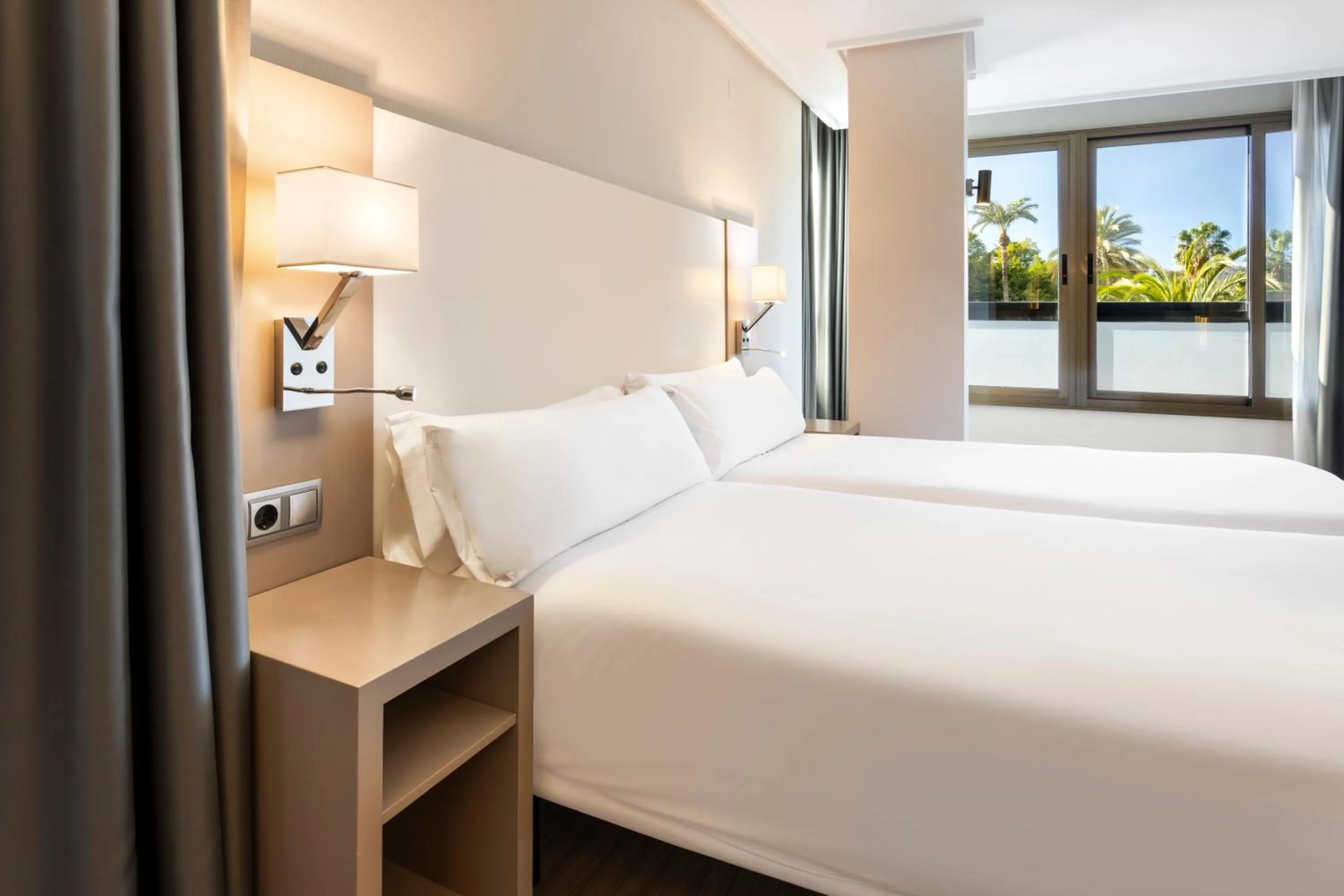 Bed in B&B HOTEL Cartagena Cartagonova