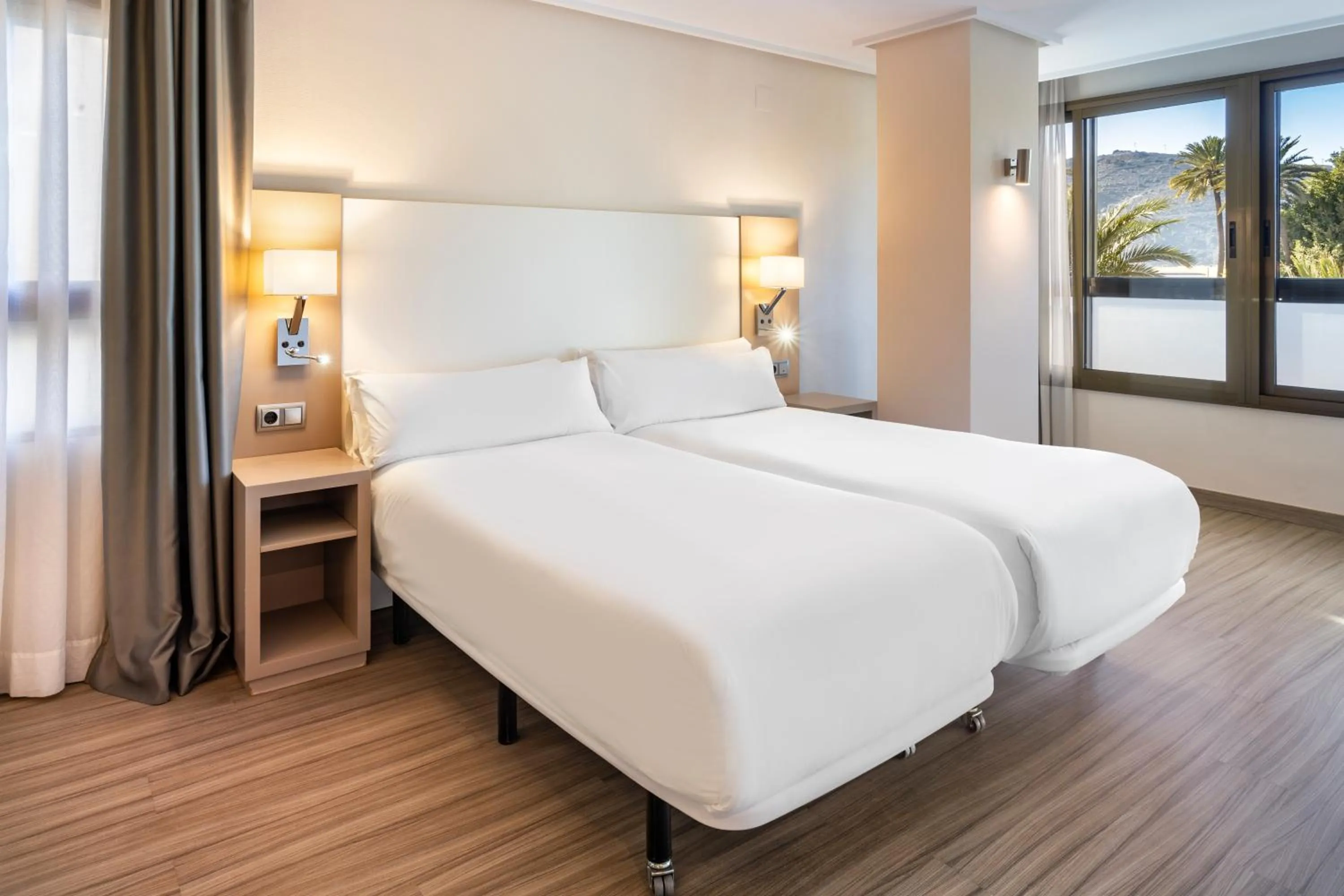 Bed in B&B HOTEL Cartagena Cartagonova