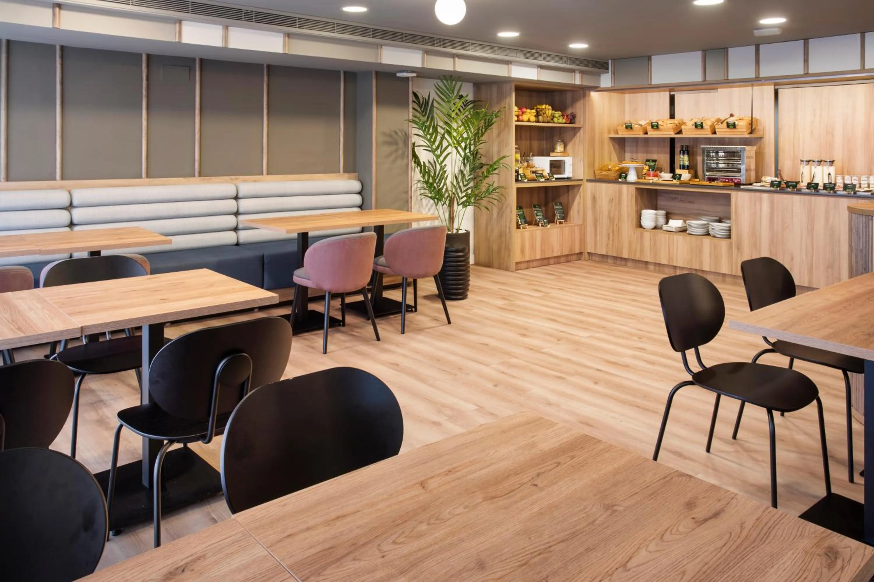 Seating area in B&B HOTEL Cartagena Cartagonova