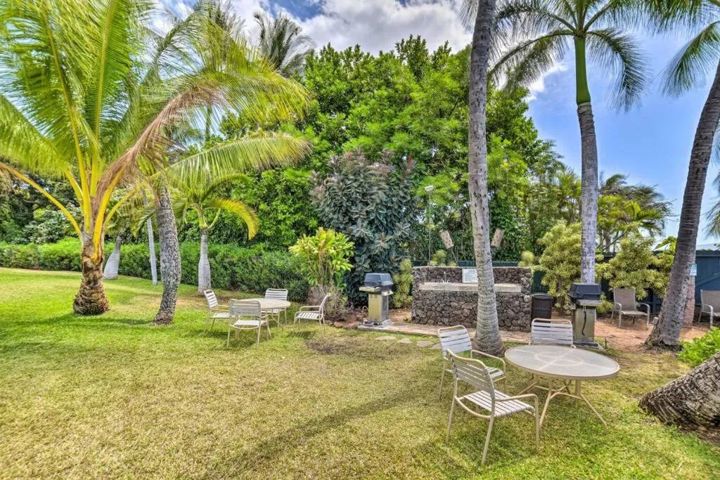 Garden in Stunning Maui Direct Ocean front on the beach, Walk to beach from Condo, Watch Turtles, Whales, AC in all rooms ocean view Pool and Spa