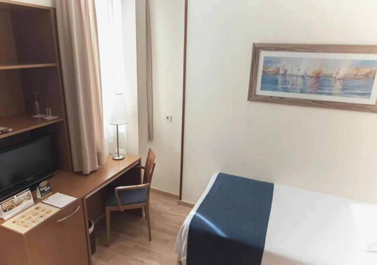 Bedroom in Hotel RH Sorolla Centro