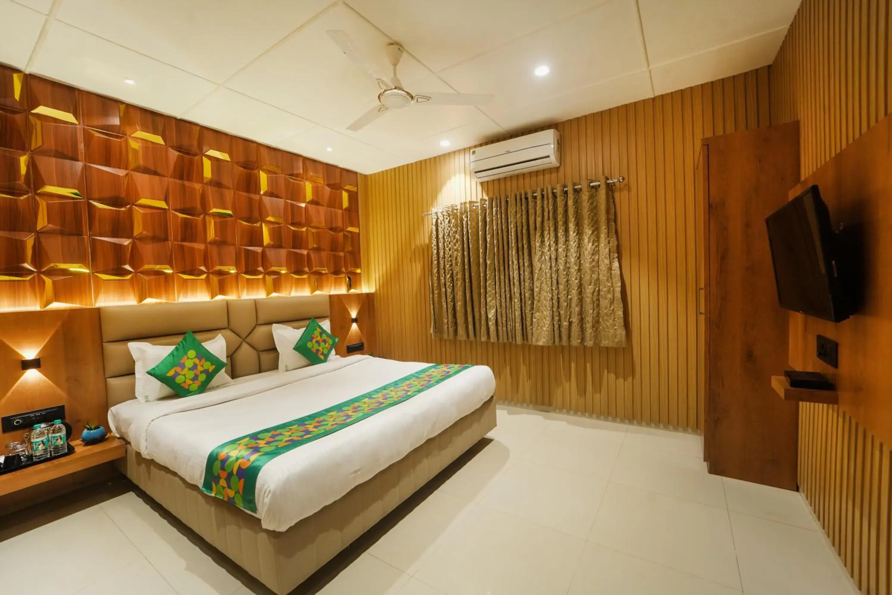 Economy Double Room in Treebo Iceberg Economy Double Room in Treebo Iceberg