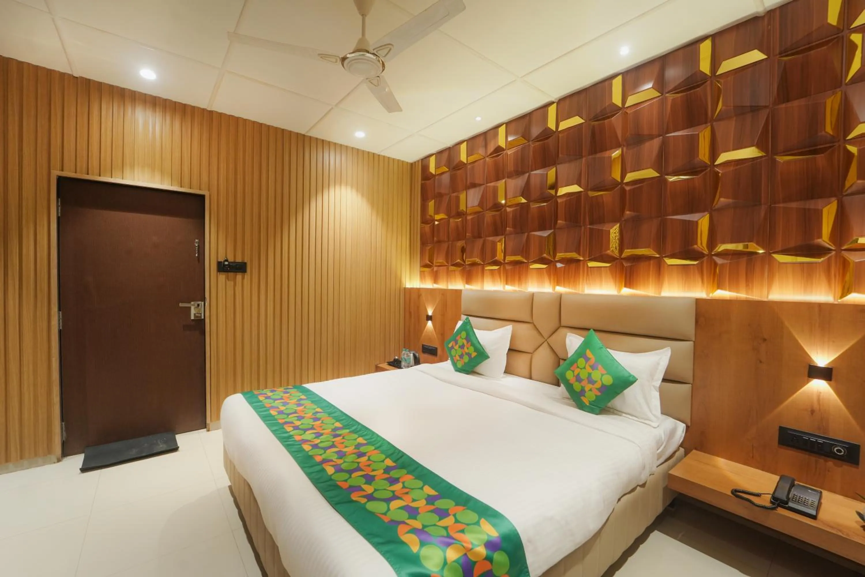 Bedroom, Bed in Treebo Iceberg