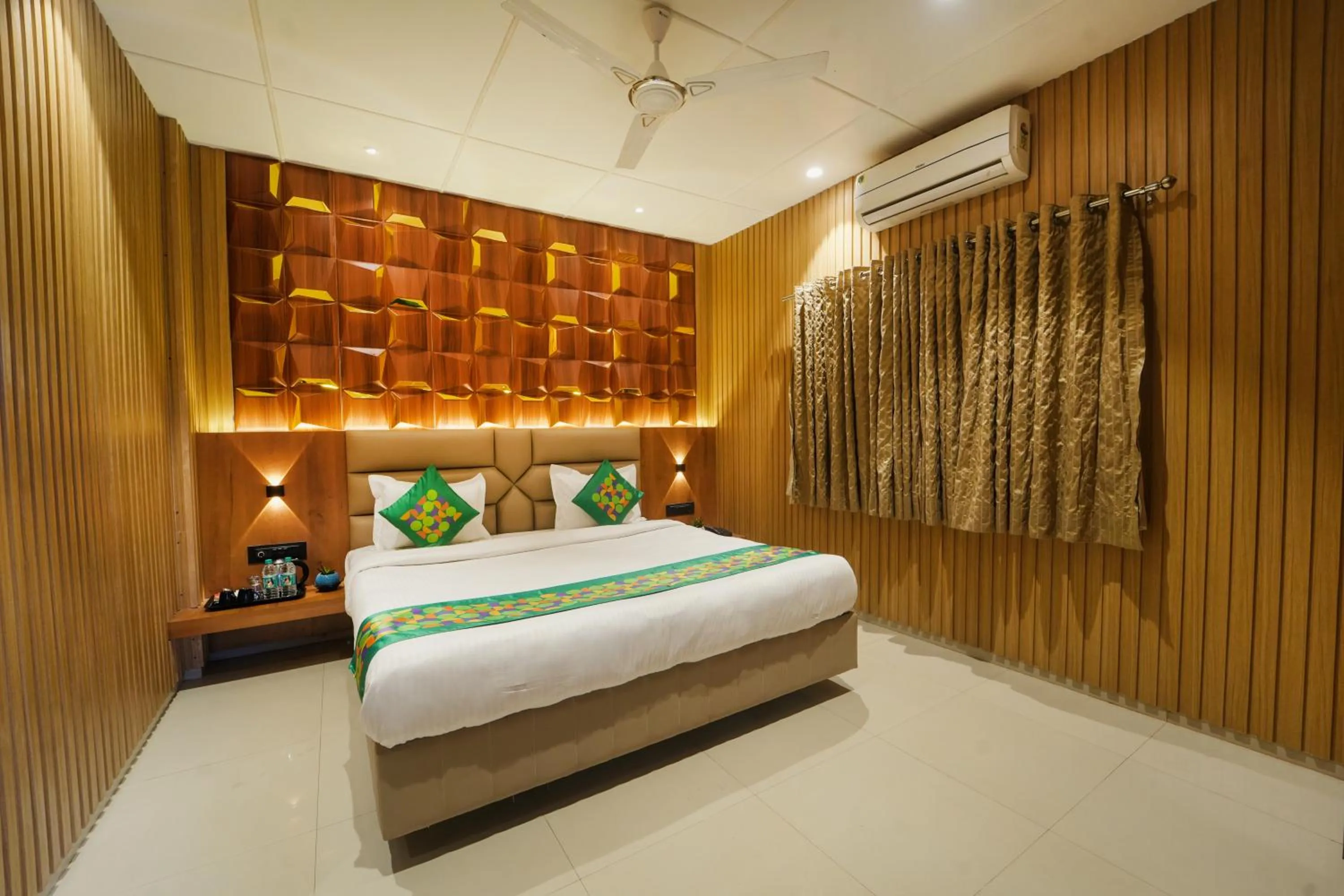 Bedroom, Bed in Treebo Iceberg