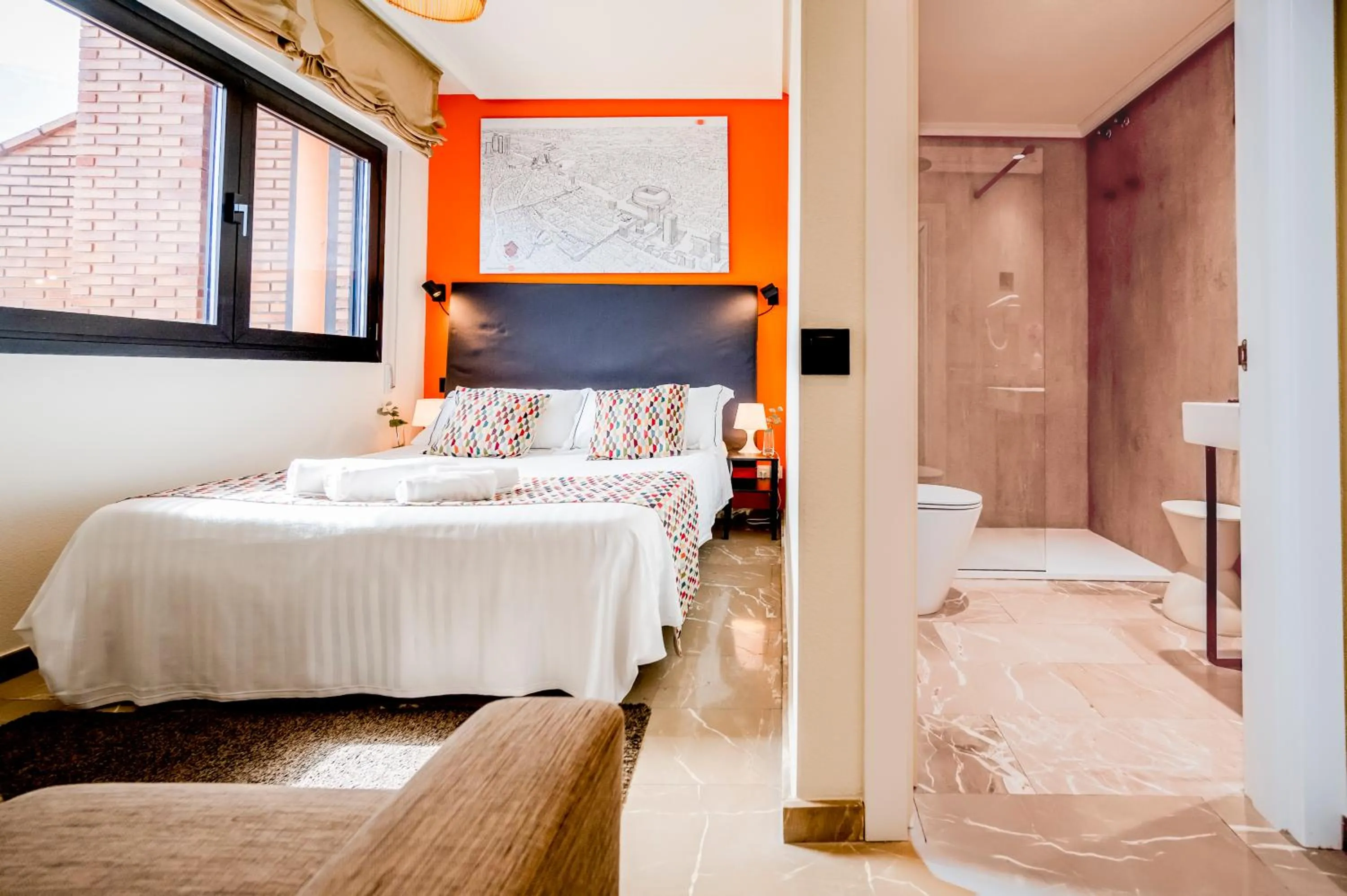 Shower, Bed in Apartamentos G3 Galeon