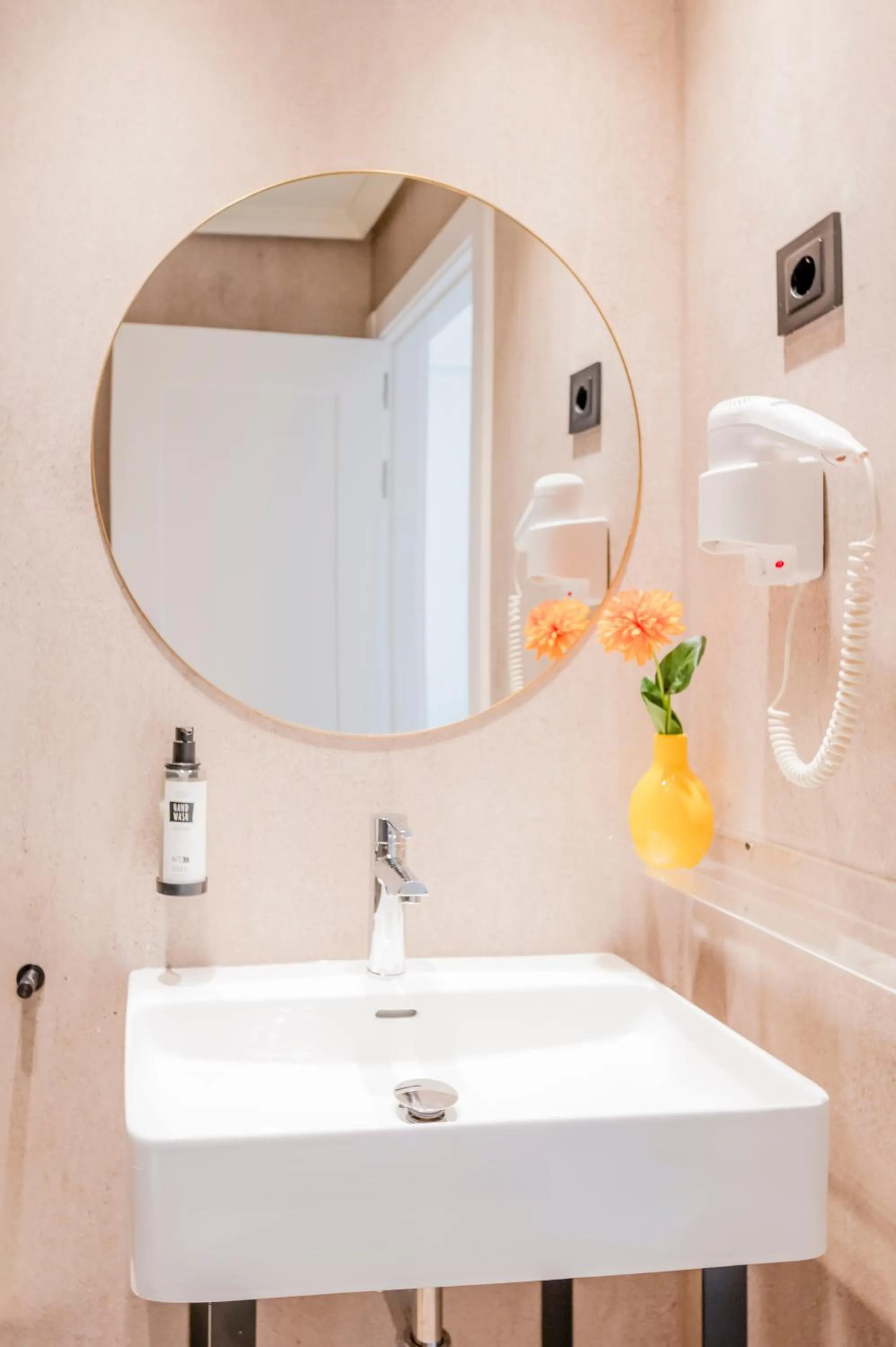 Bathroom in Apartamentos G3 Galeon