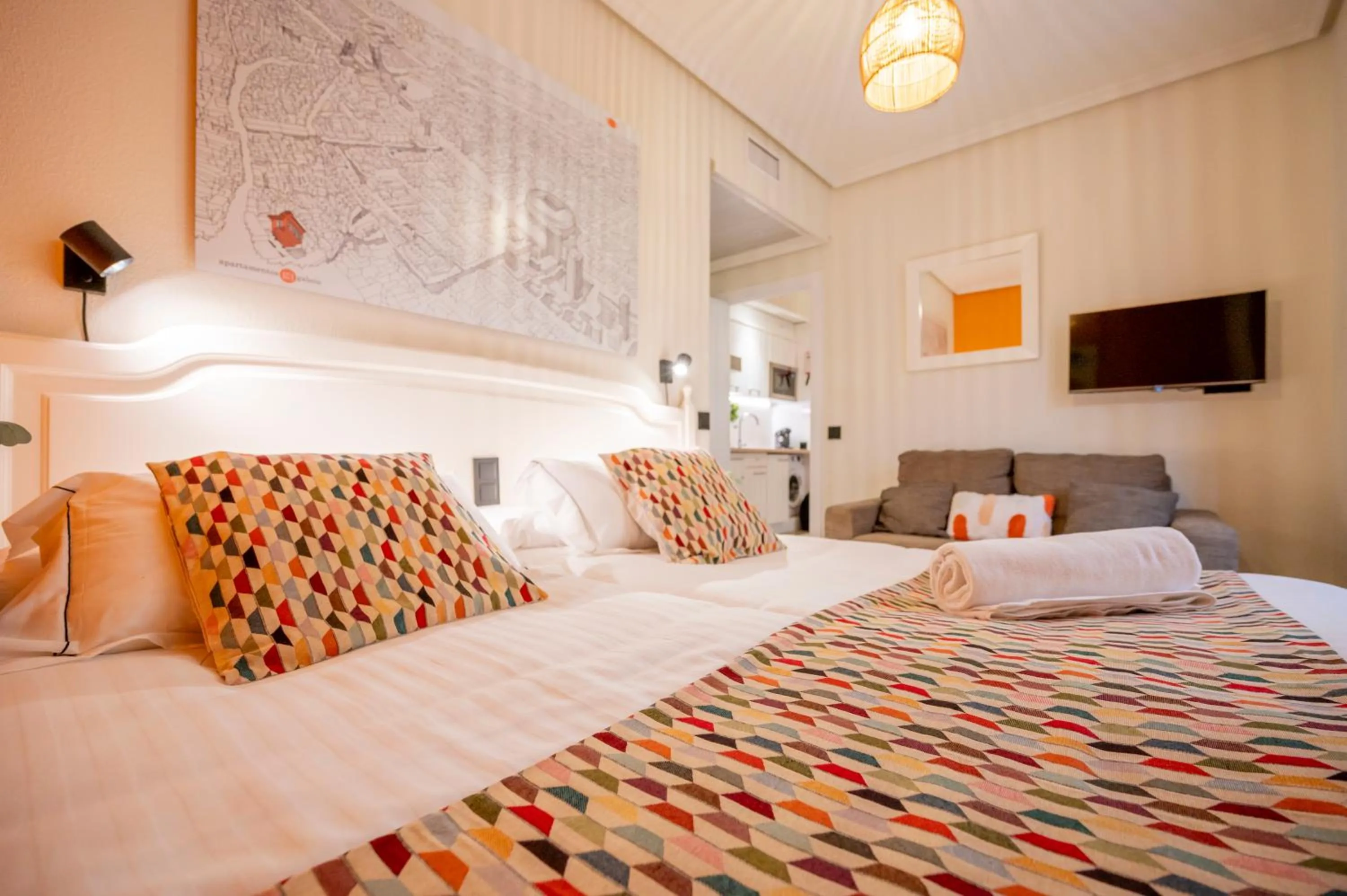 TV and multimedia, Bed in Apartamentos G3 Galeon