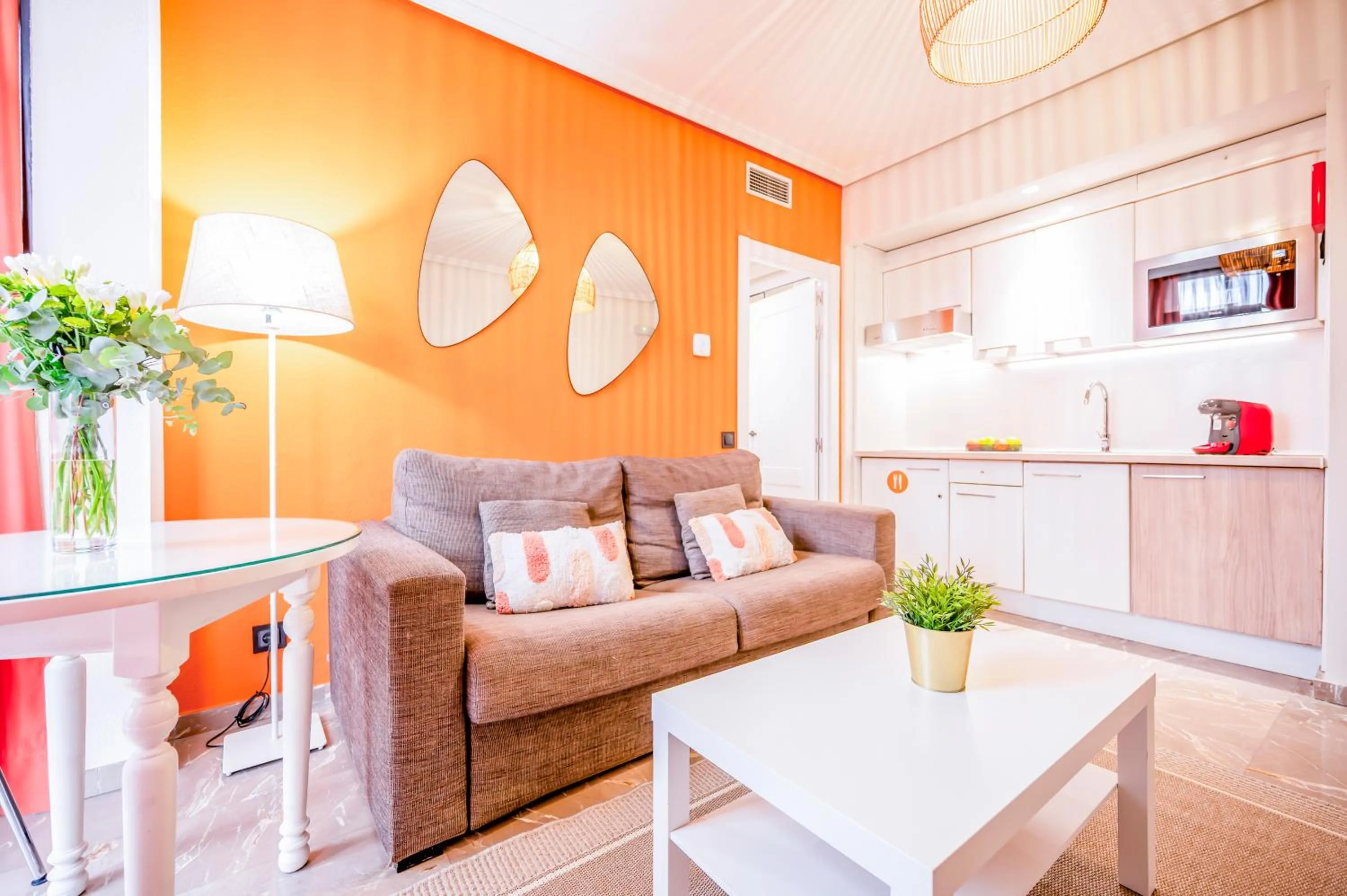 Kitchen or kitchenette in Apartamentos G3 Galeon