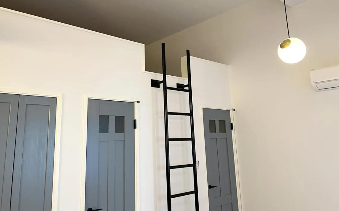 Photo of the whole room in COFFEE HOTEL Soundwave