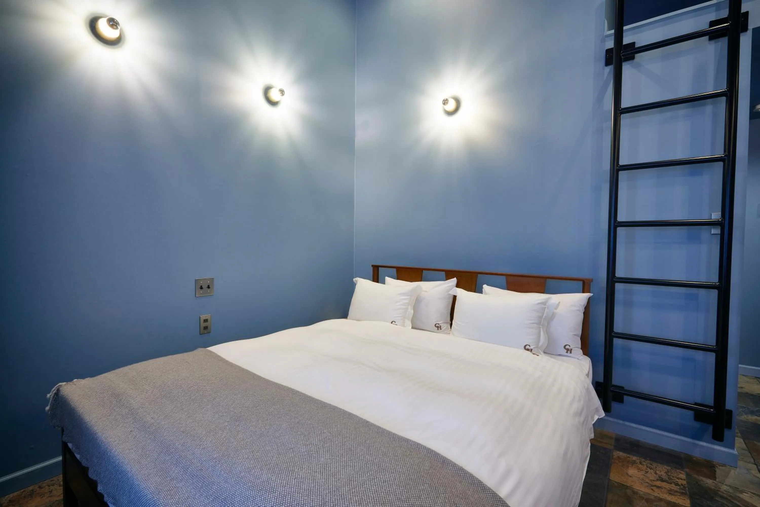 Photo of the whole room, Bed in COFFEE HOTEL Soundwave