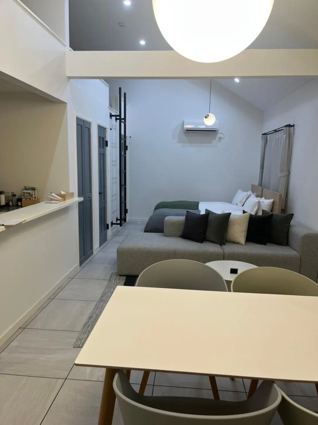 Photo of the whole room in COFFEE HOTEL Soundwave