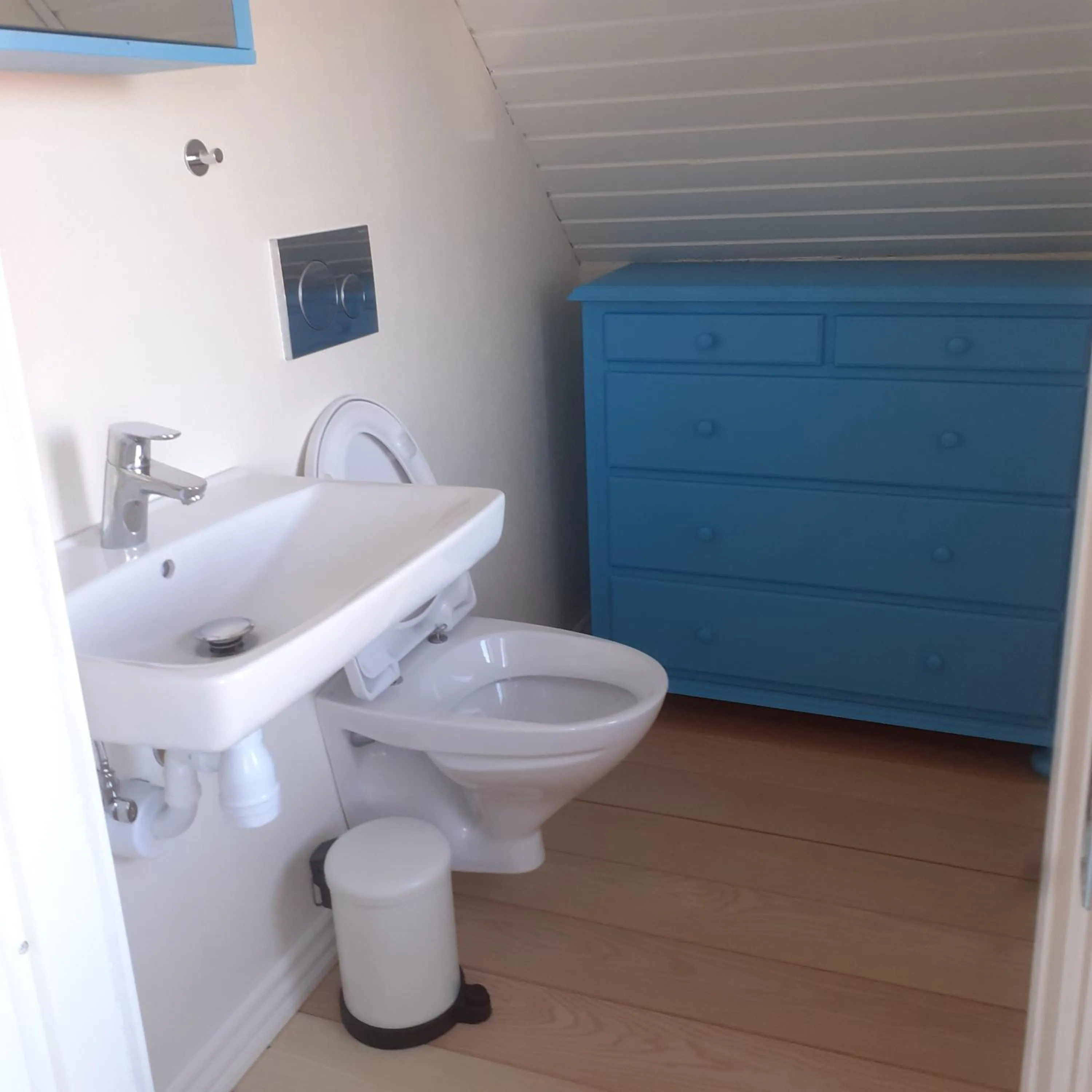 Toilet in Belvedere B&B