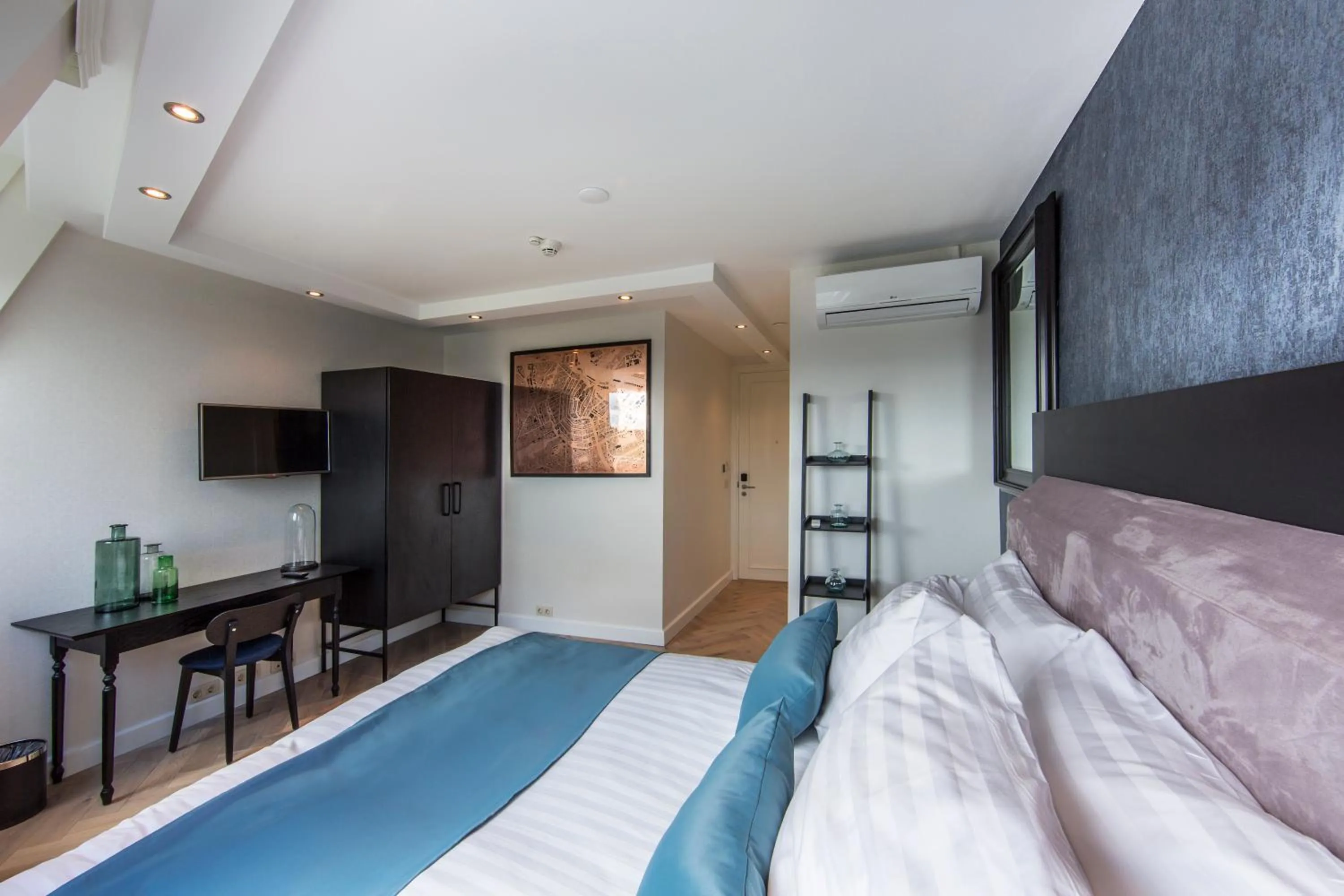 Bedroom, Bed in No. 377 House