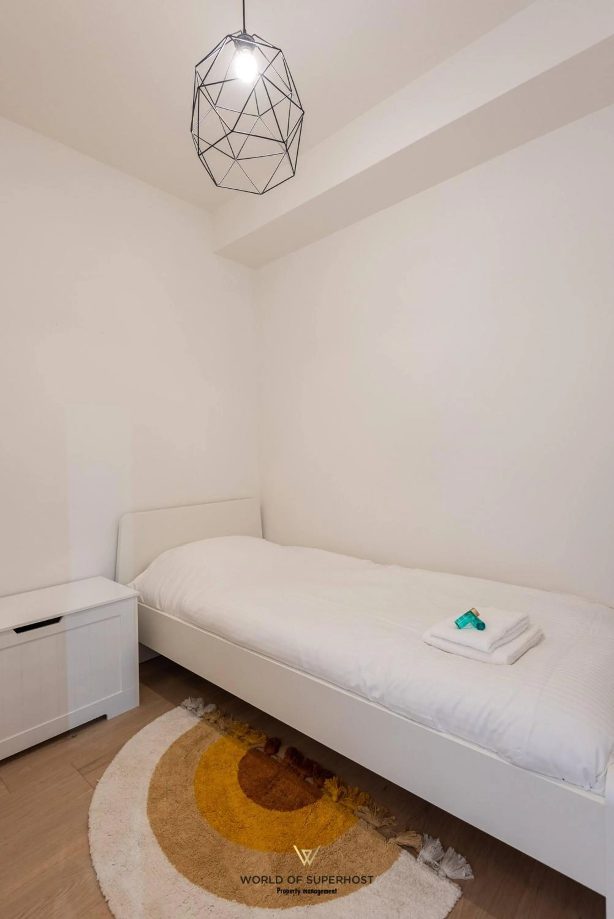 Nice bright apartment near the sea and the marina