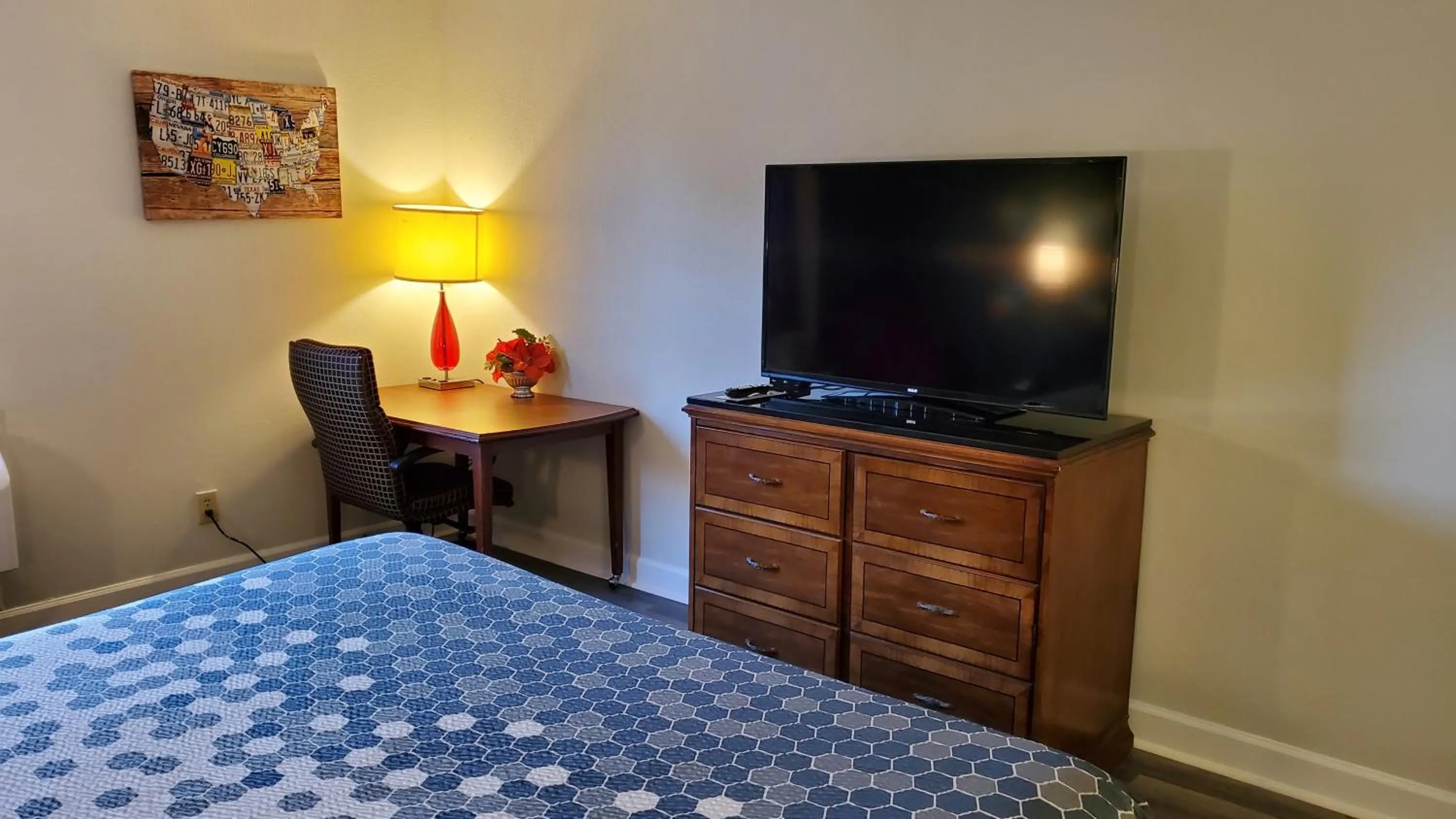 Bed in Stonewood Inn & Suites of Carrollton - Smithfield