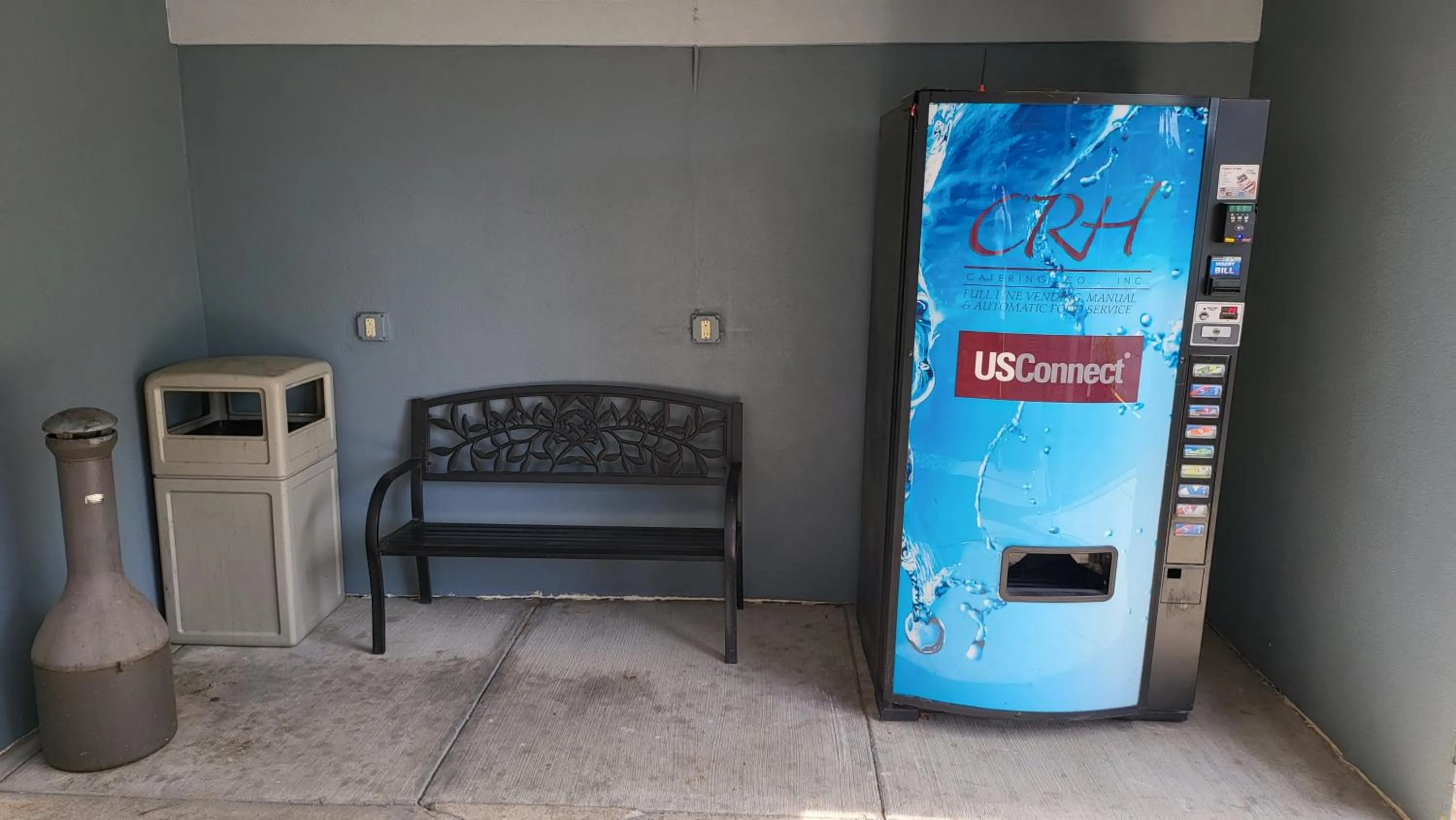 vending machine in Stonewood Inn & Suites of Carrollton - Smithfield