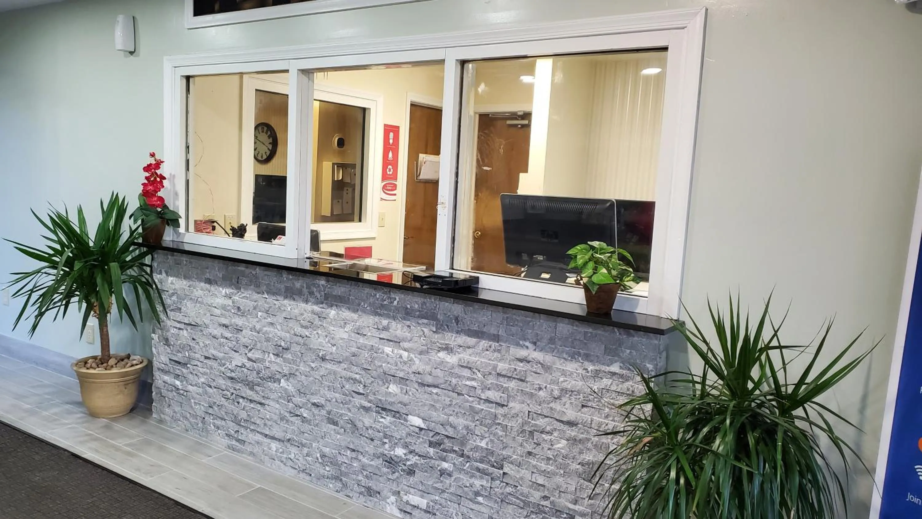 Lobby or reception in Stonewood Inn & Suites of Carrollton - Smithfield