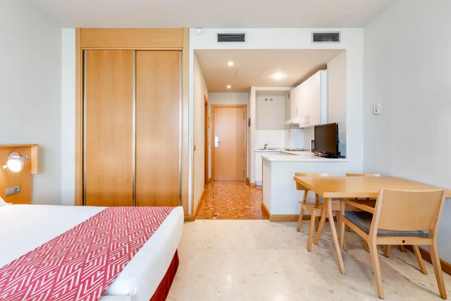 Twin Room in Aparthotel Exe Campus San Mamés Twin Room in Aparthotel Exe Campus San Mamés