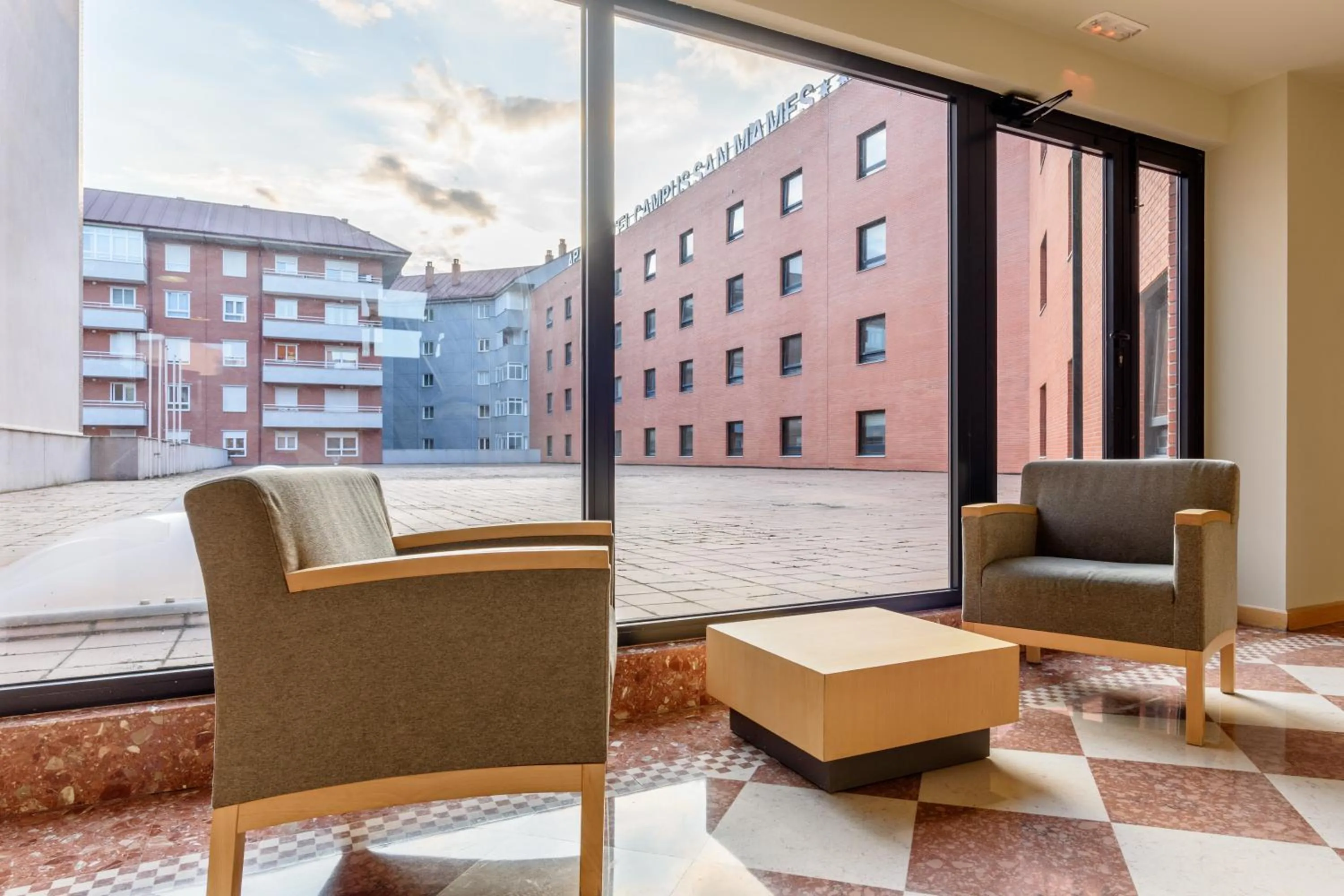 Lobby or reception in Aparthotel Exe Campus San Mamés