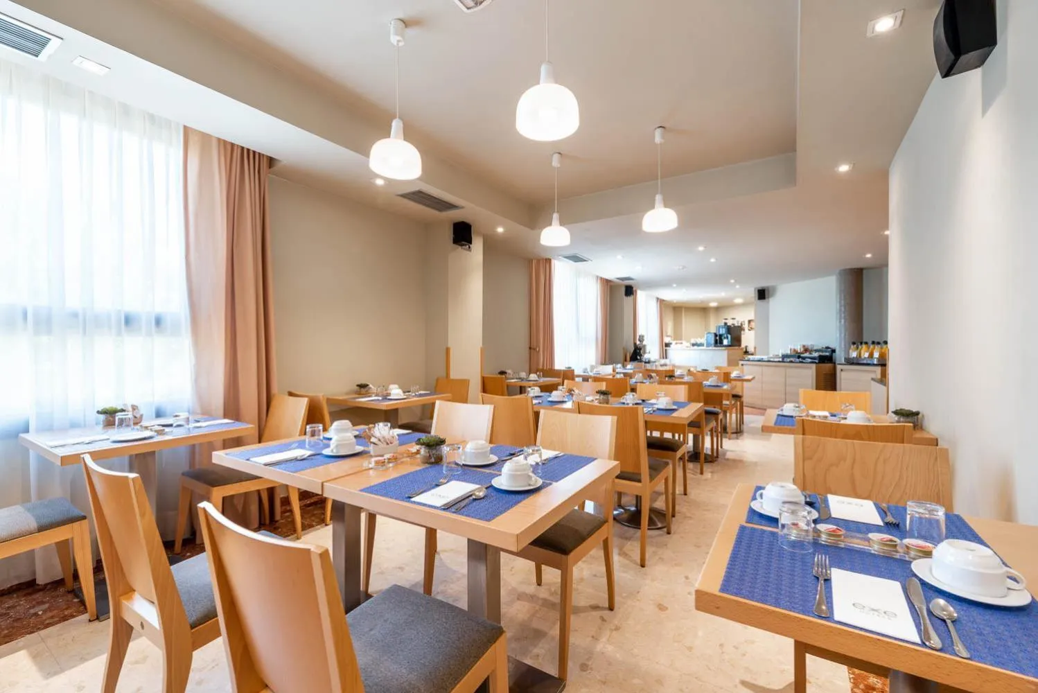 Breakfast in Aparthotel Exe Campus San Mamés