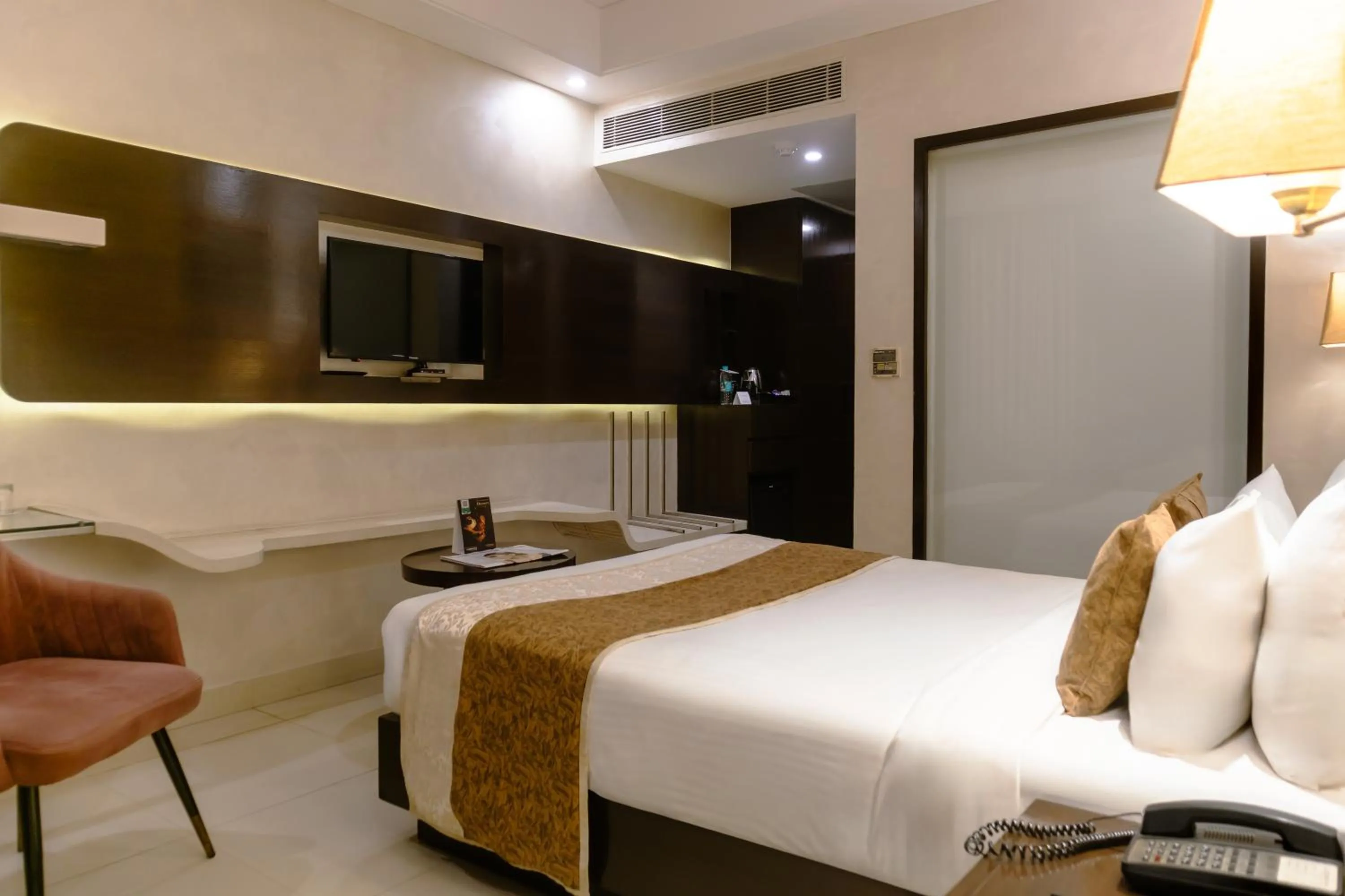 Bed in Udman Hotel Chhattarpur