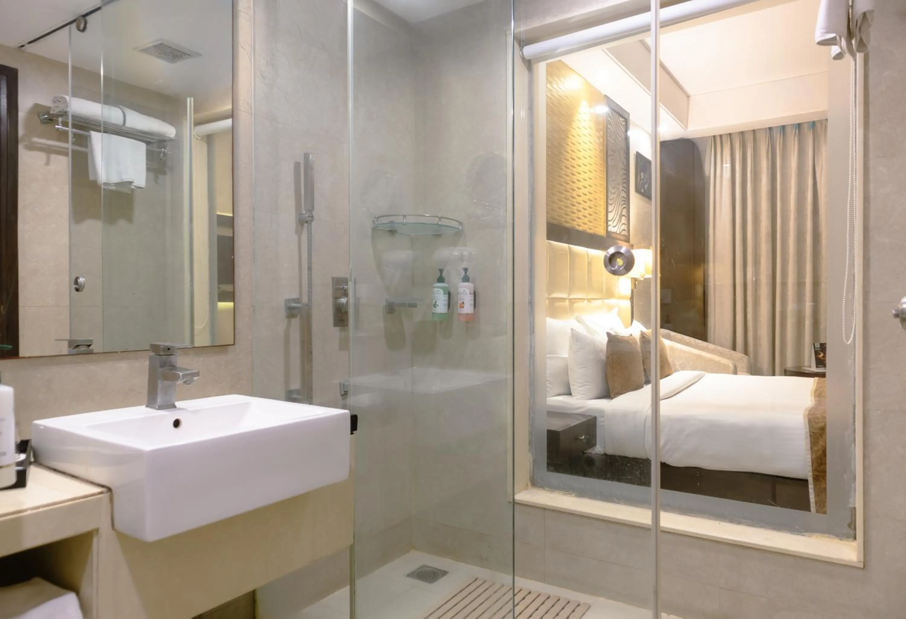 Bathroom, Bed in Udman Hotel Chhattarpur