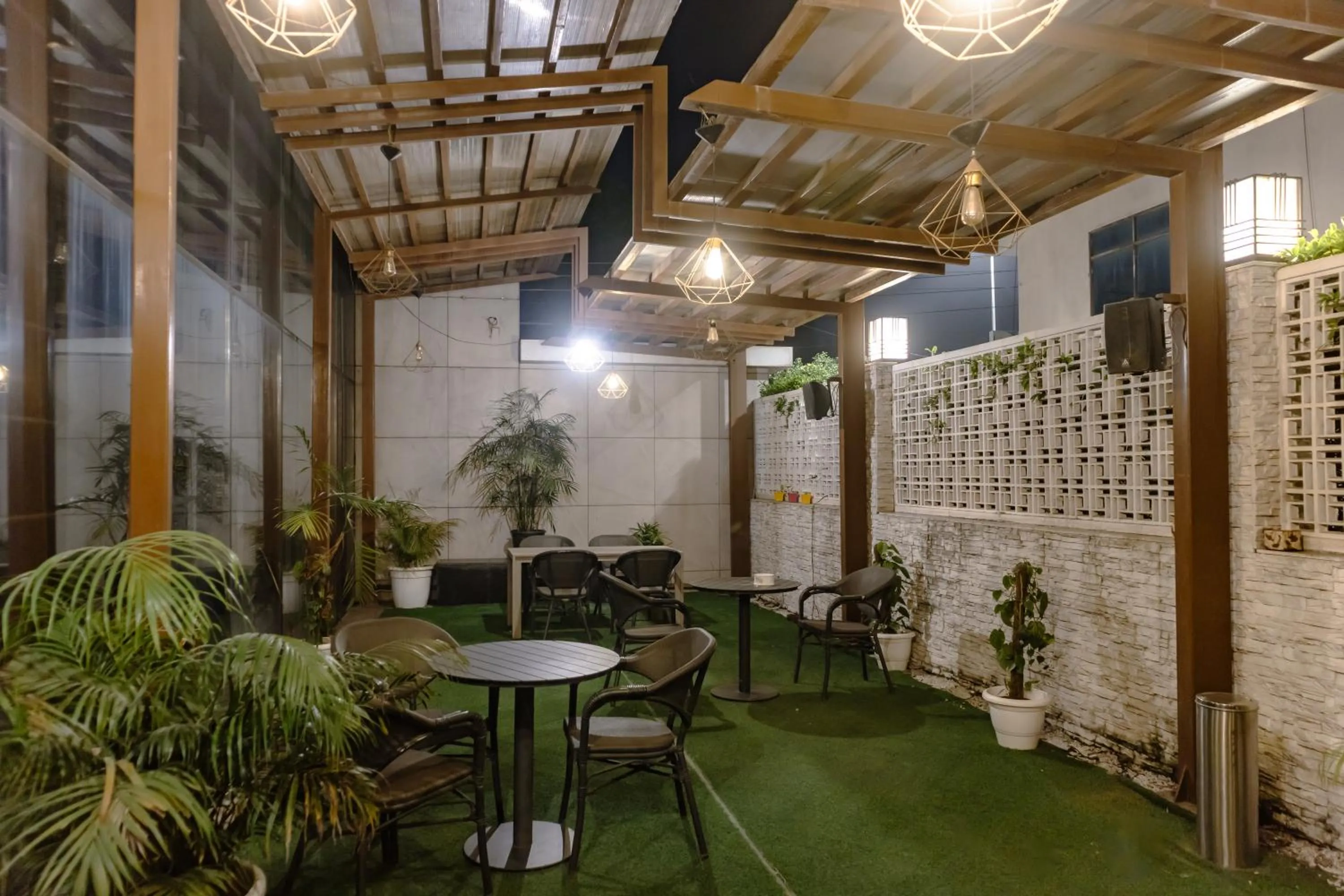 Garden in Udman Hotel Chhattarpur