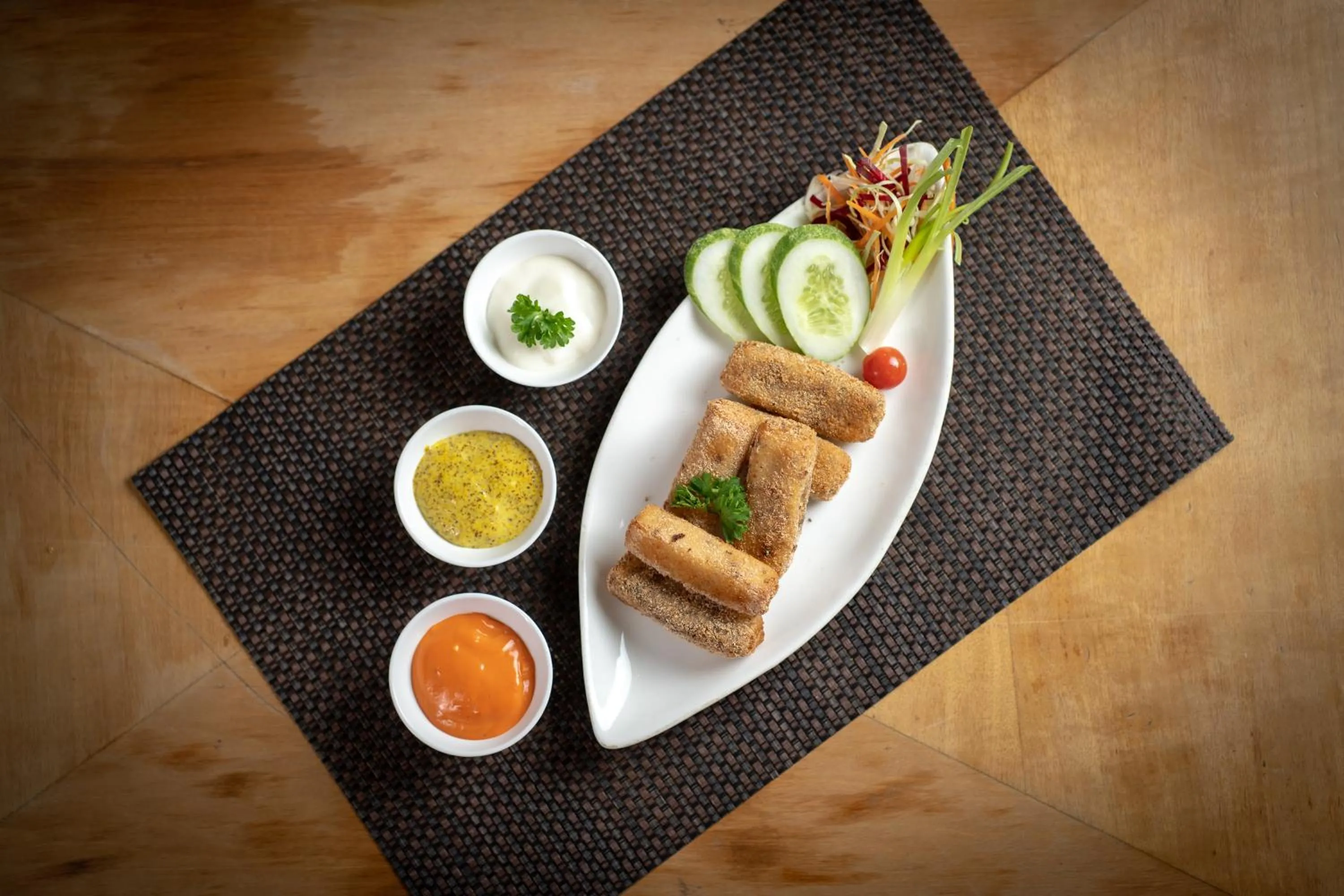 Food and drinks in Udman Hotel at 18km from IGI Airport, By Ferns N Petals, Chattarpur, Delhi