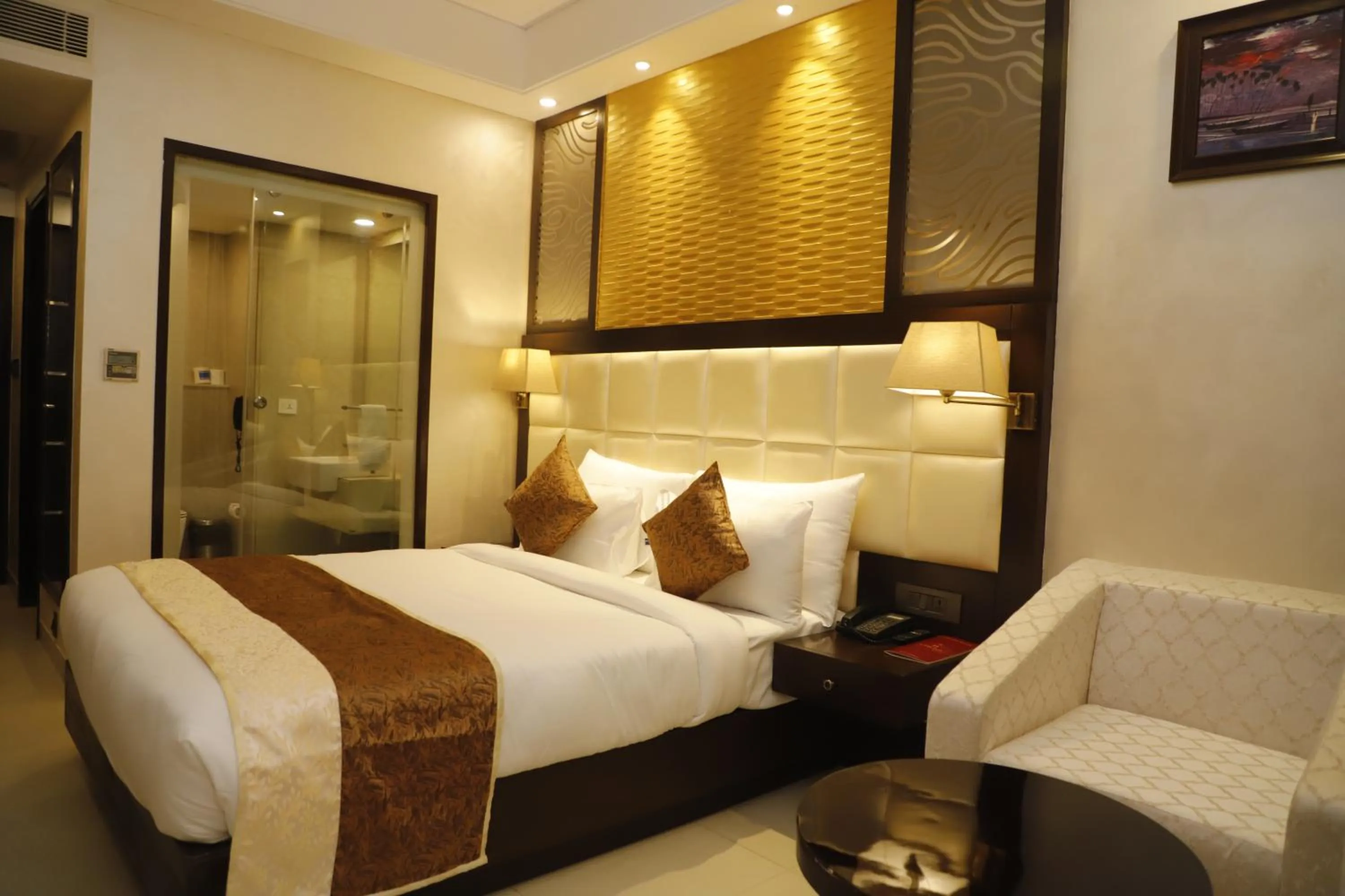 Bedroom, Bed in Udman Hotel at 18km from IGI Airport, By Ferns N Petals, Chattarpur, Delhi