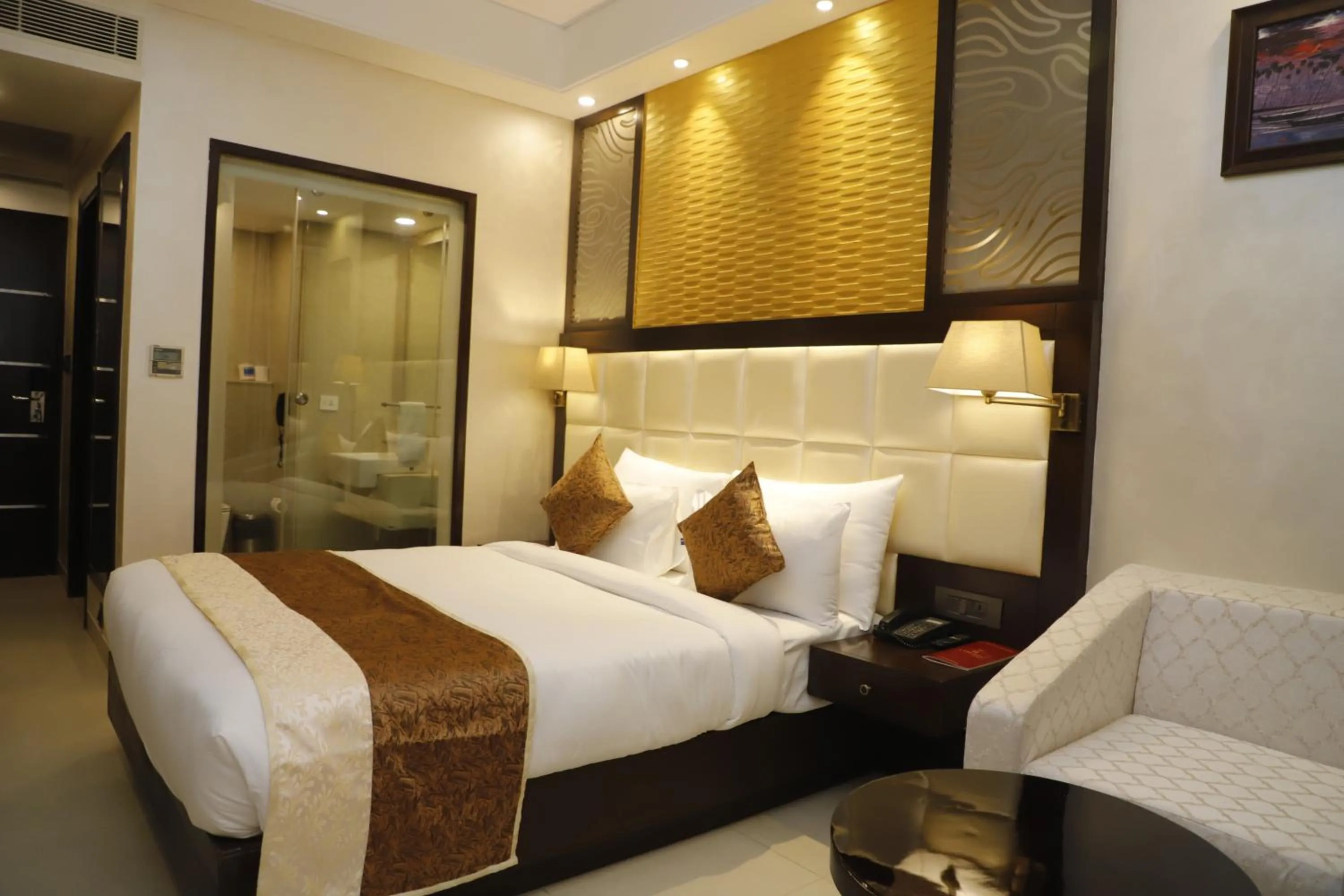 Bedroom, Bed in Udman Hotel at 18km from IGI Airport, By Ferns N Petals, Chattarpur, Delhi