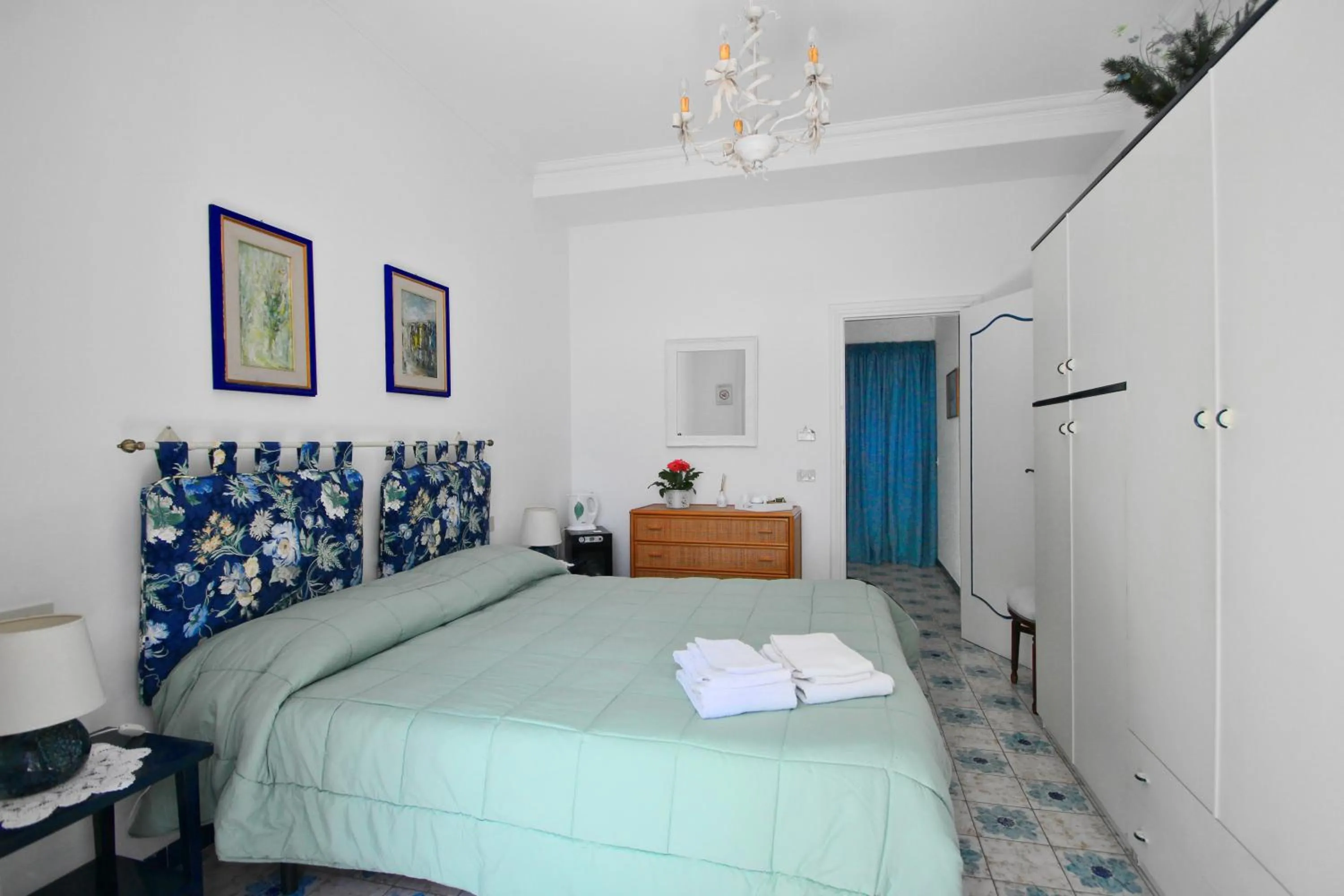 Photo of the whole room in Casa Augusto B&B