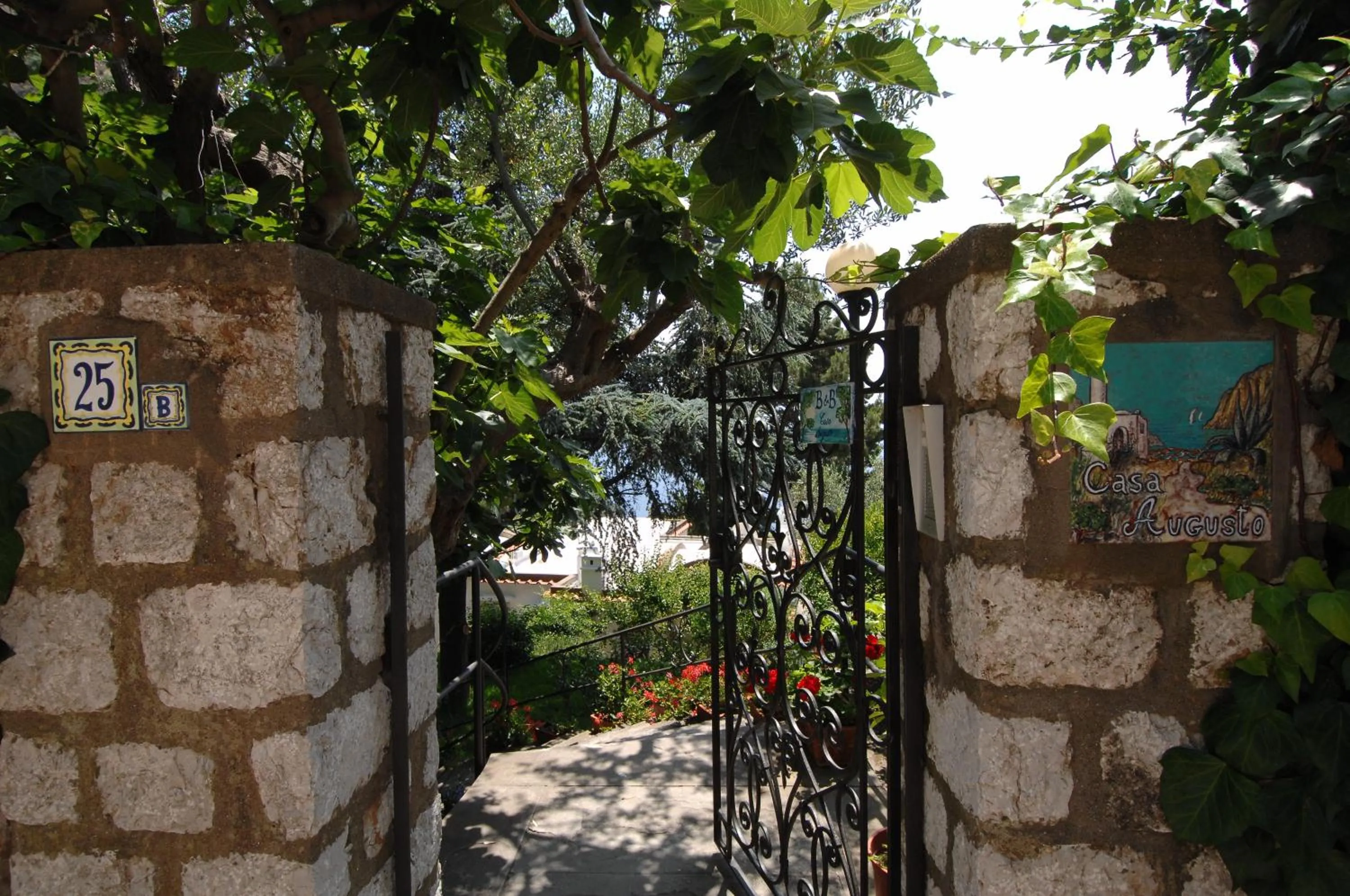 Facade/entrance in Casa Augusto B&B