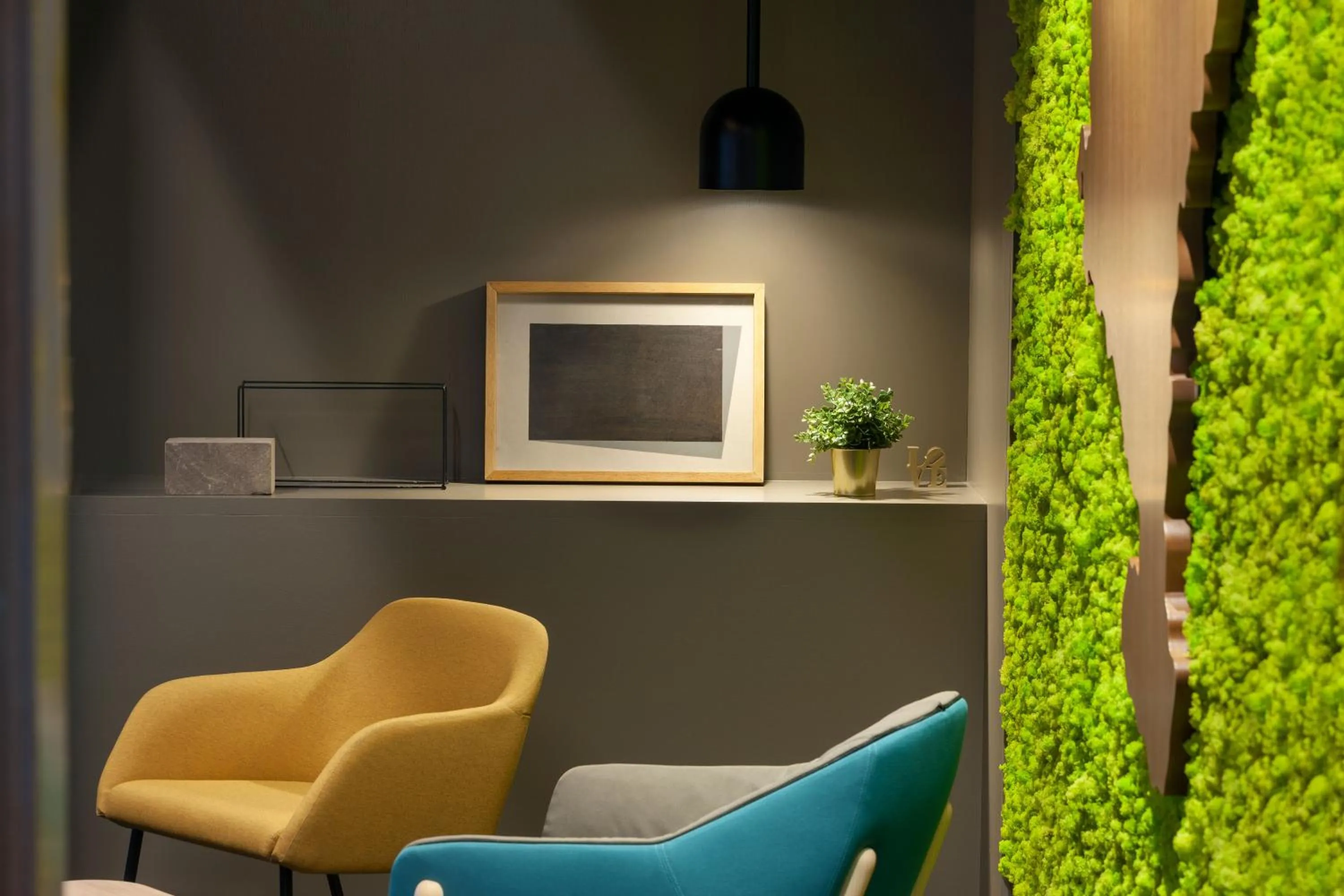 Lounge or bar in ibis Styles Pamplona Noain